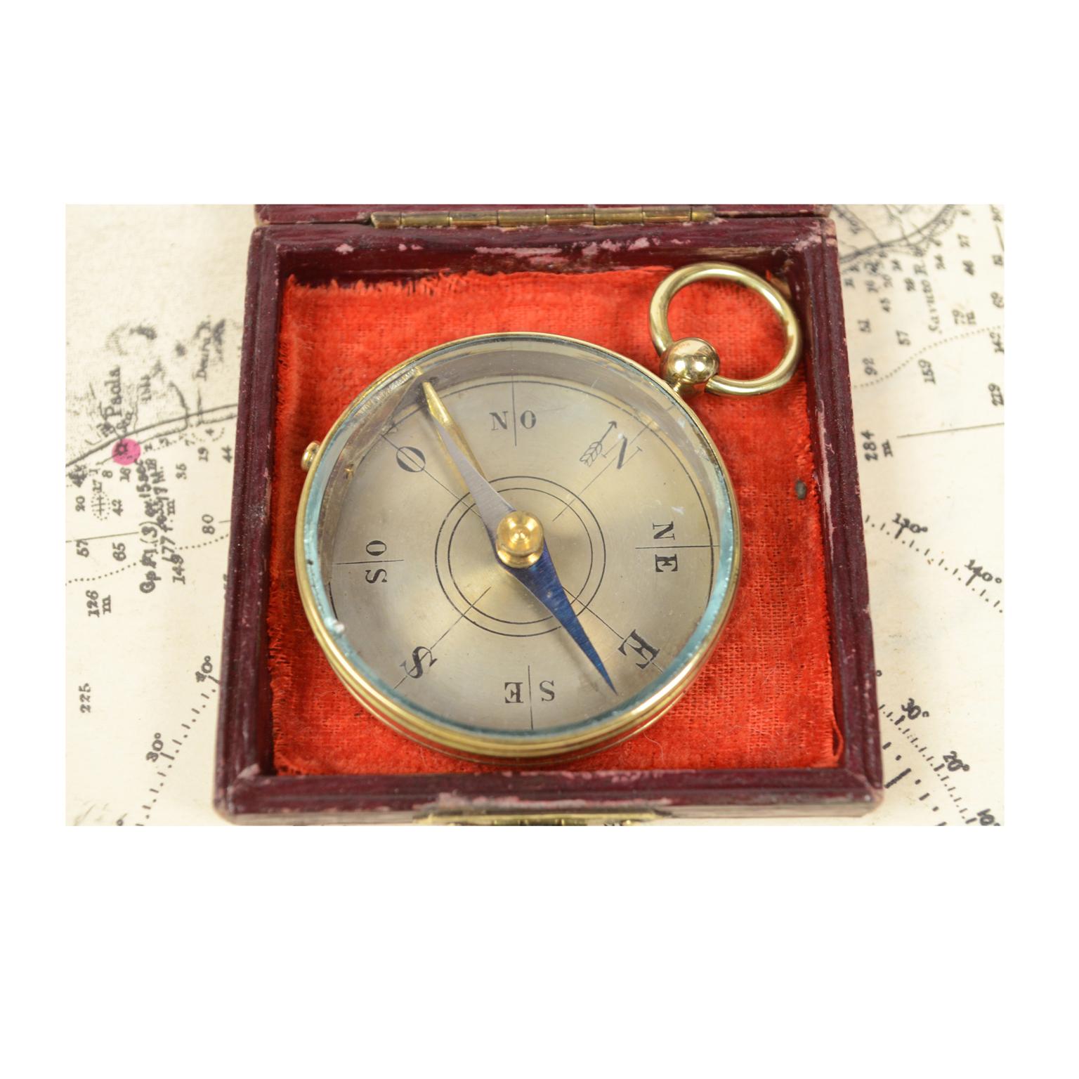 Small Brass Pocket Compass Made in Italy in the 1930s 4