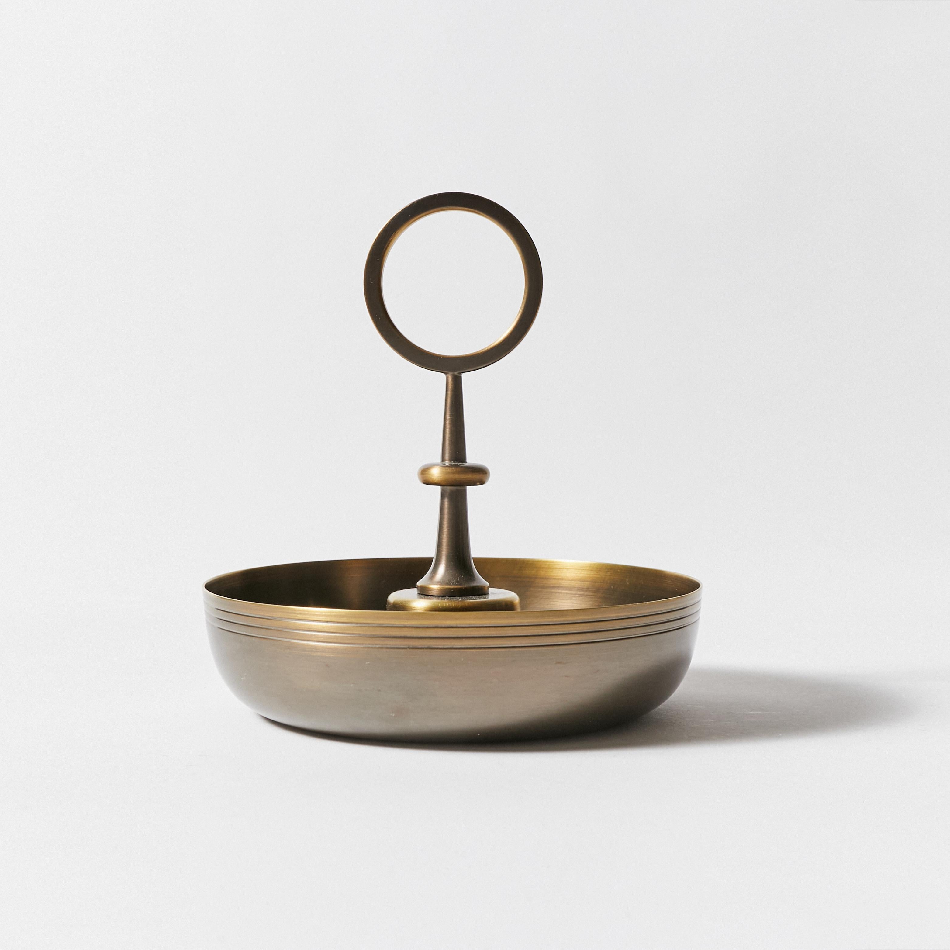 Mid-Century Modern Small Brass Serving Bowl by Tommi Parzinger for Dorlyn-Silversmiths For Sale