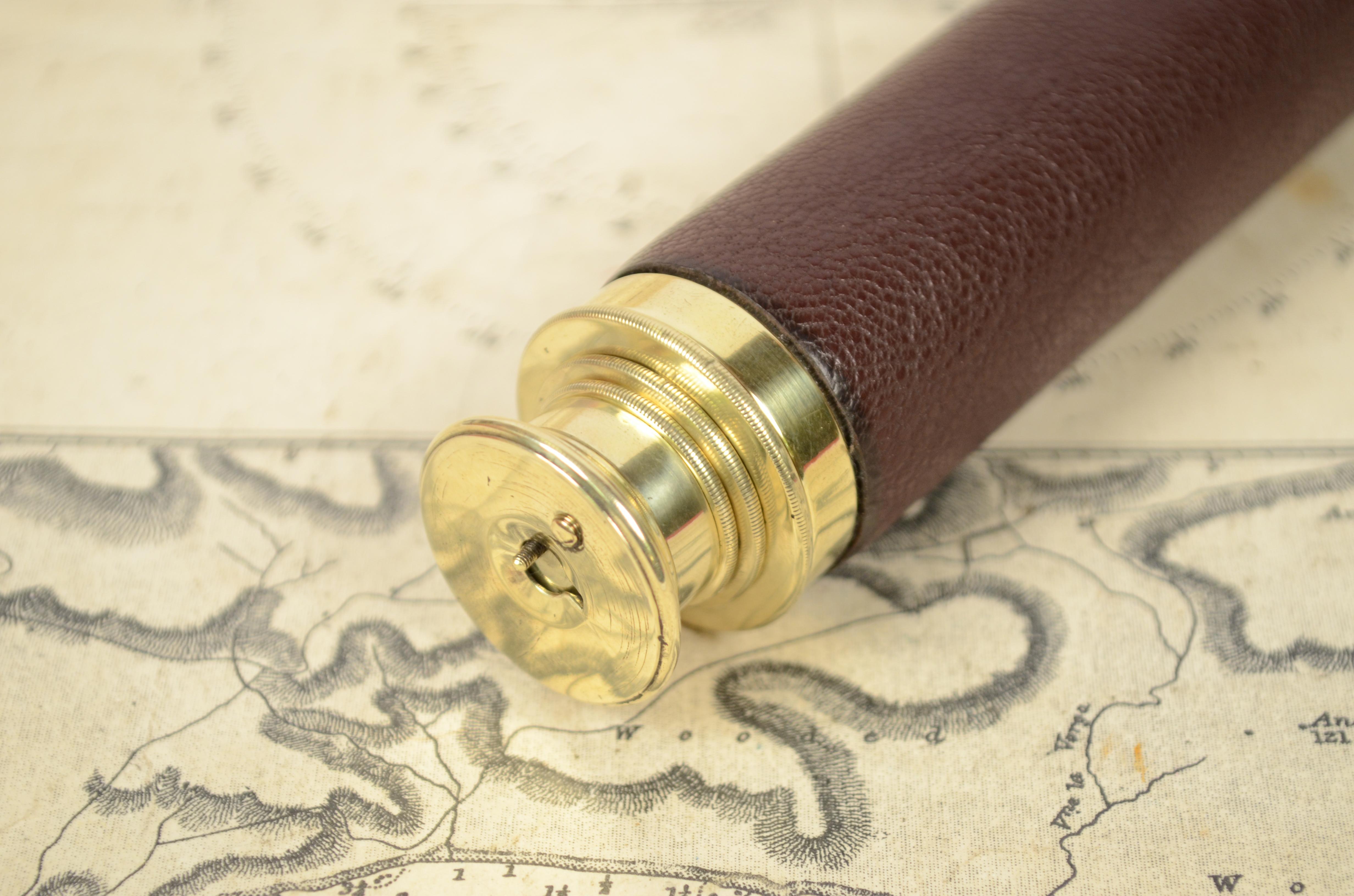 Small Brass Telescope with Leather-Covered Handle In Good Condition In Milan, IT