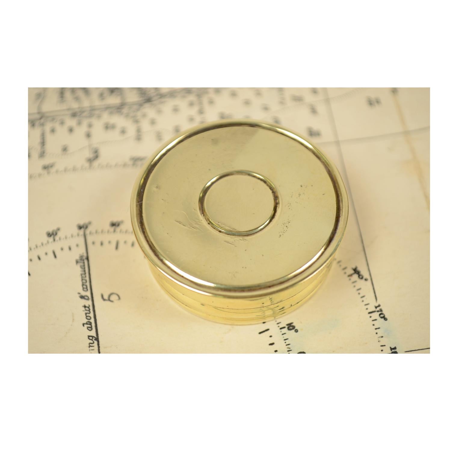 Small Brass Travel Compass with Lid of the Early 1900s 5