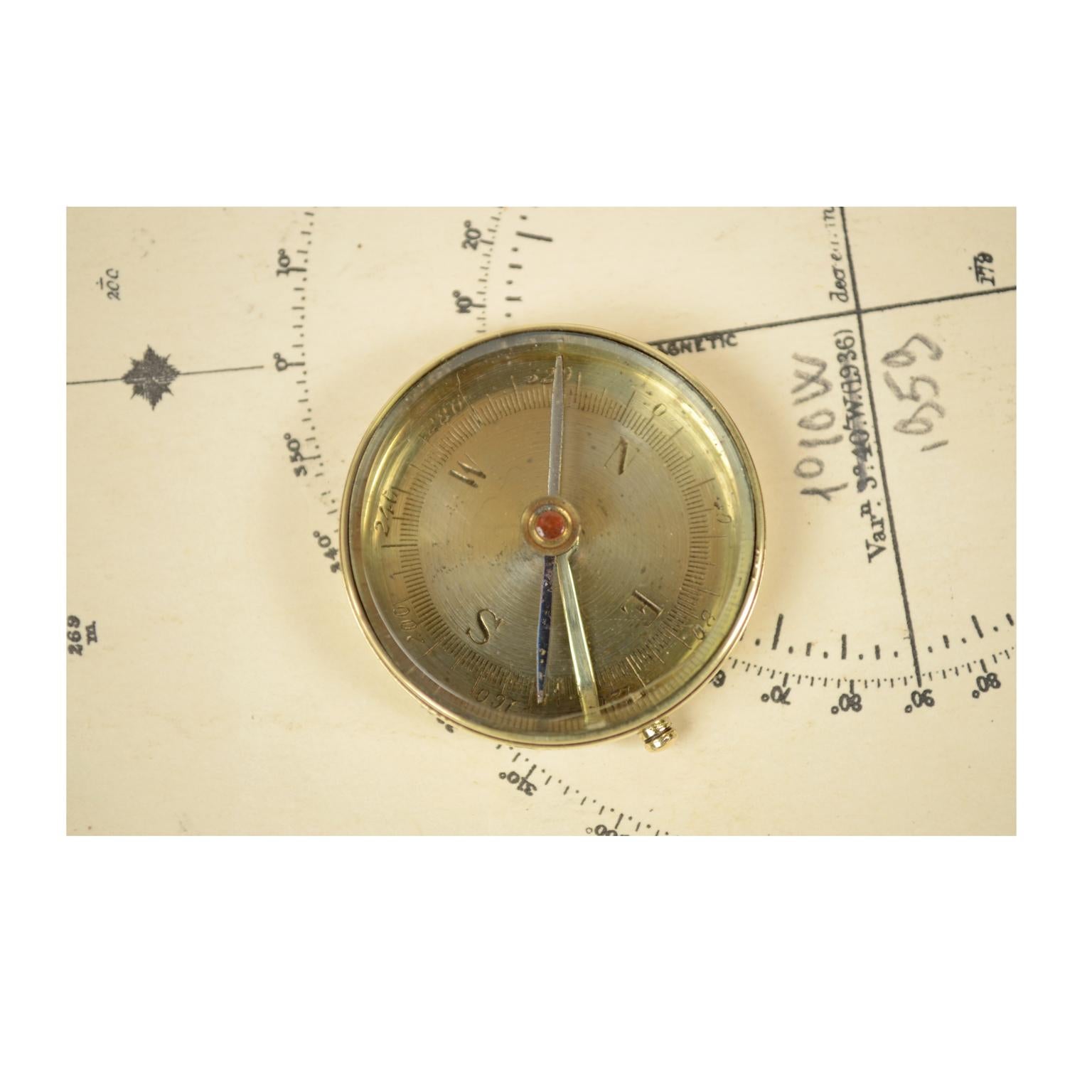Small Brass Travel Compass with Lid of the Early 1900s 3