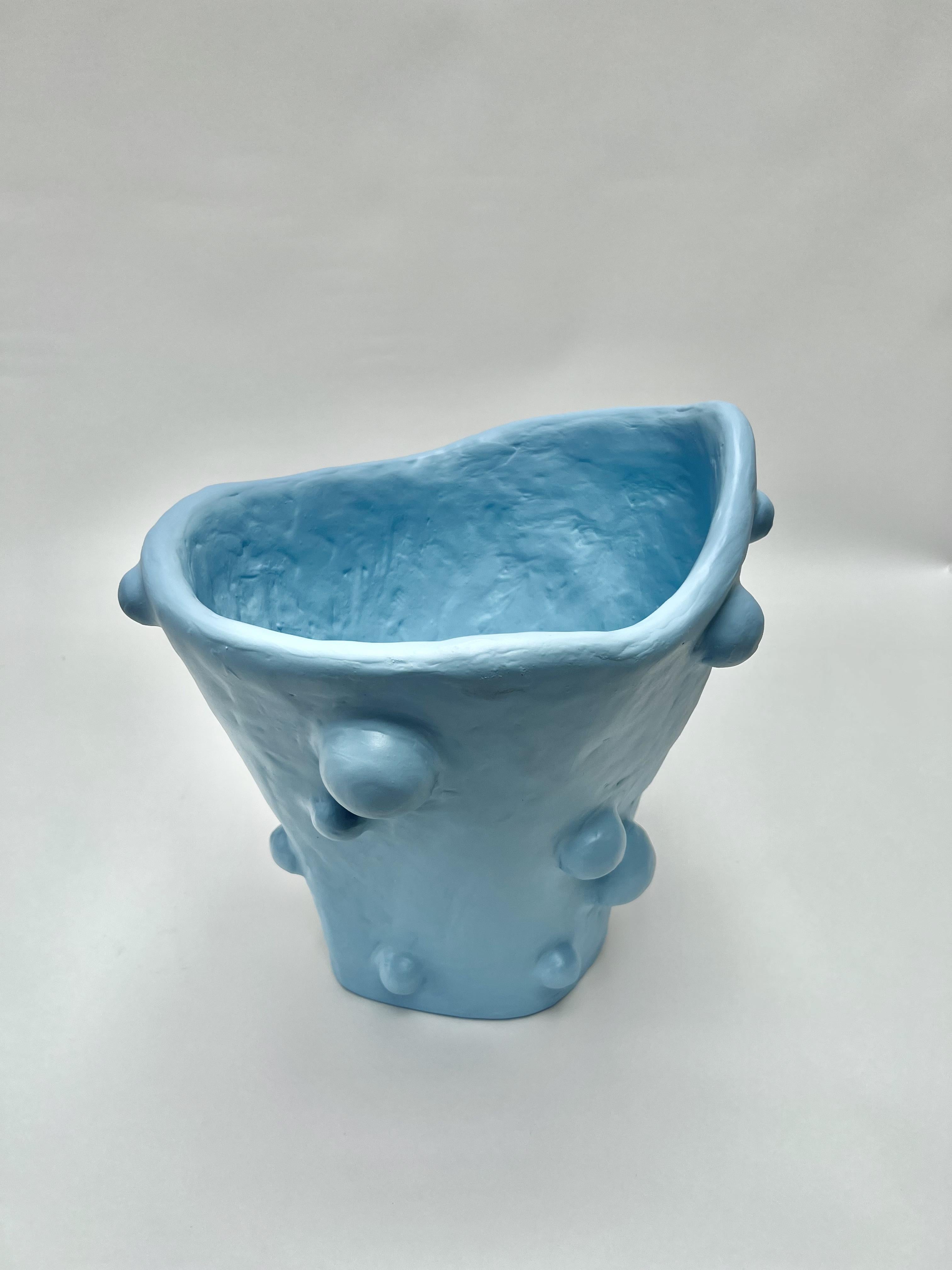 Postmoderne Small Breakout Vase in Gypsum & Fiberglass by Brent Warr Studios en vente