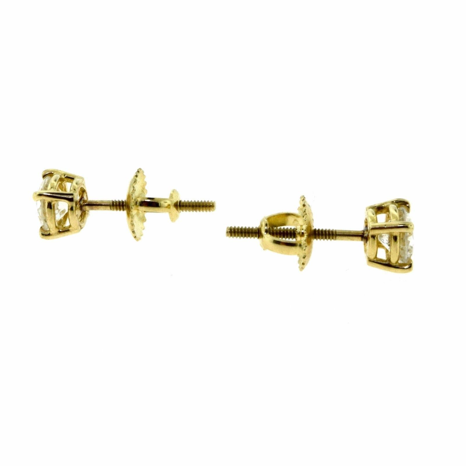 Small Brilliant Diamond in 18 Karat Yellow Gold Studs Earrings In Good Condition In Miami, FL
