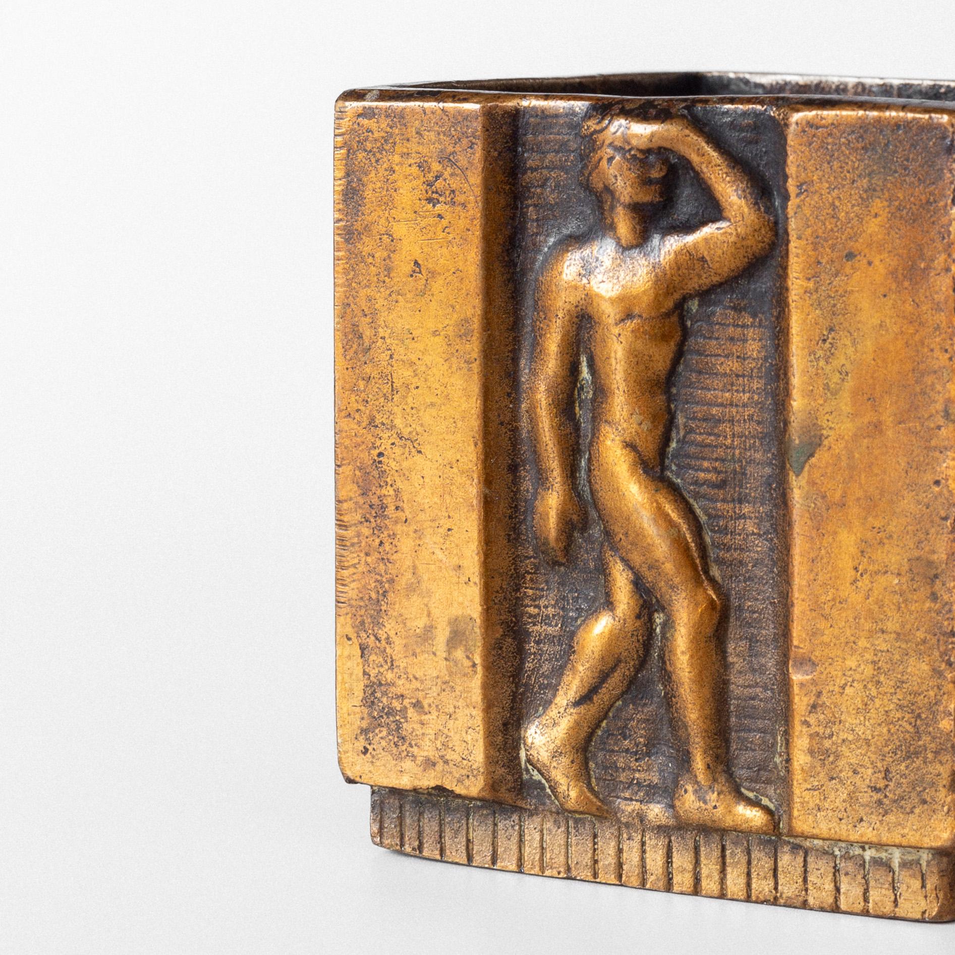 Piccolo vaso in bronzo Art Deco di GAB Guldsmedsaktiebolaget, Svezia anni '30 In condizioni buone in vendita a Stockholm, SE