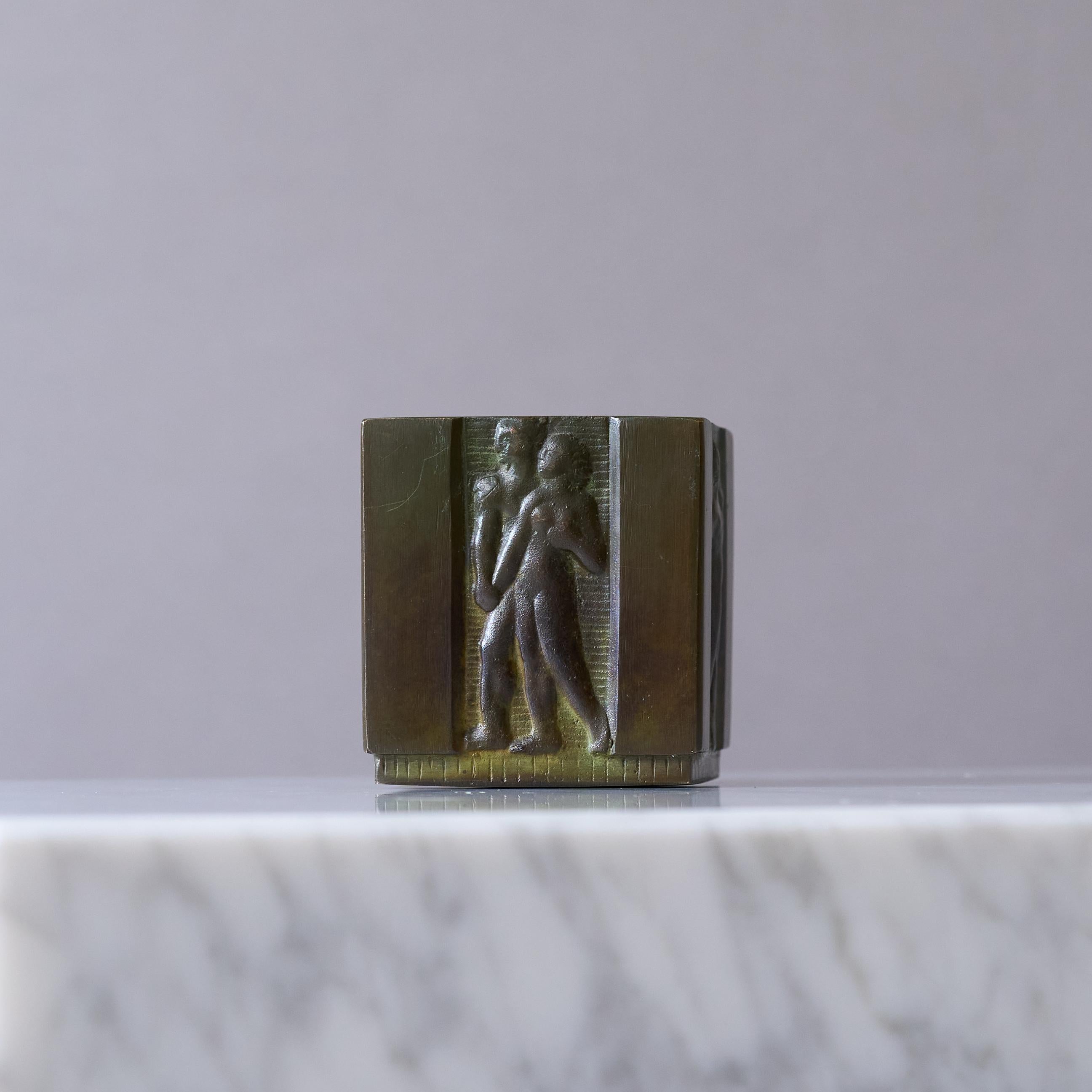 Piccolo portapenne in bronzo Art Deco di GAB Guldsmedsaktiebolaget, Svezia anni '30 In condizioni buone in vendita a Malmö, SE