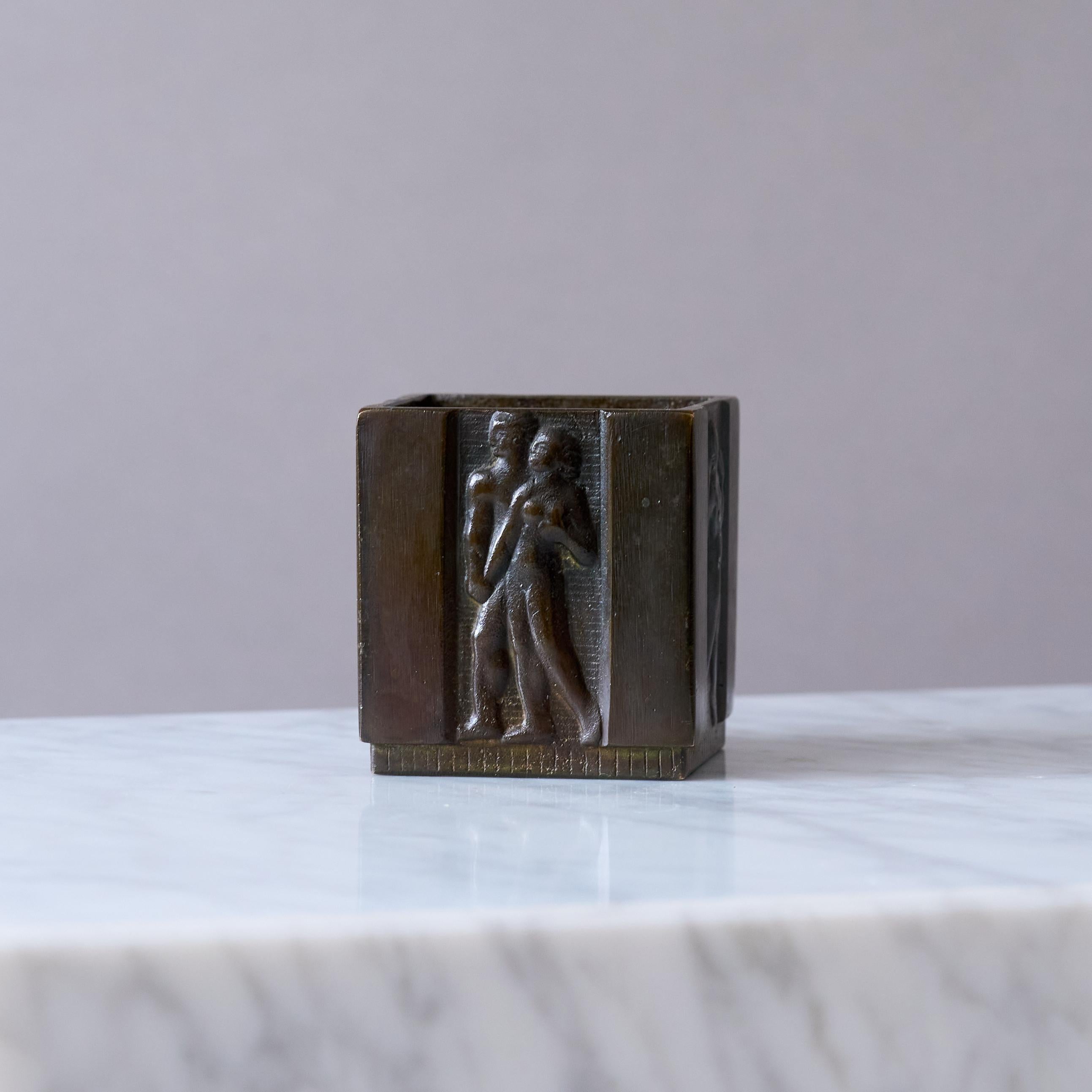 Piccolo portapenne in bronzo Art Deco di GAB Guldsmedsaktiebolaget, Svezia anni '30 In condizioni buone in vendita a Malmö, SE