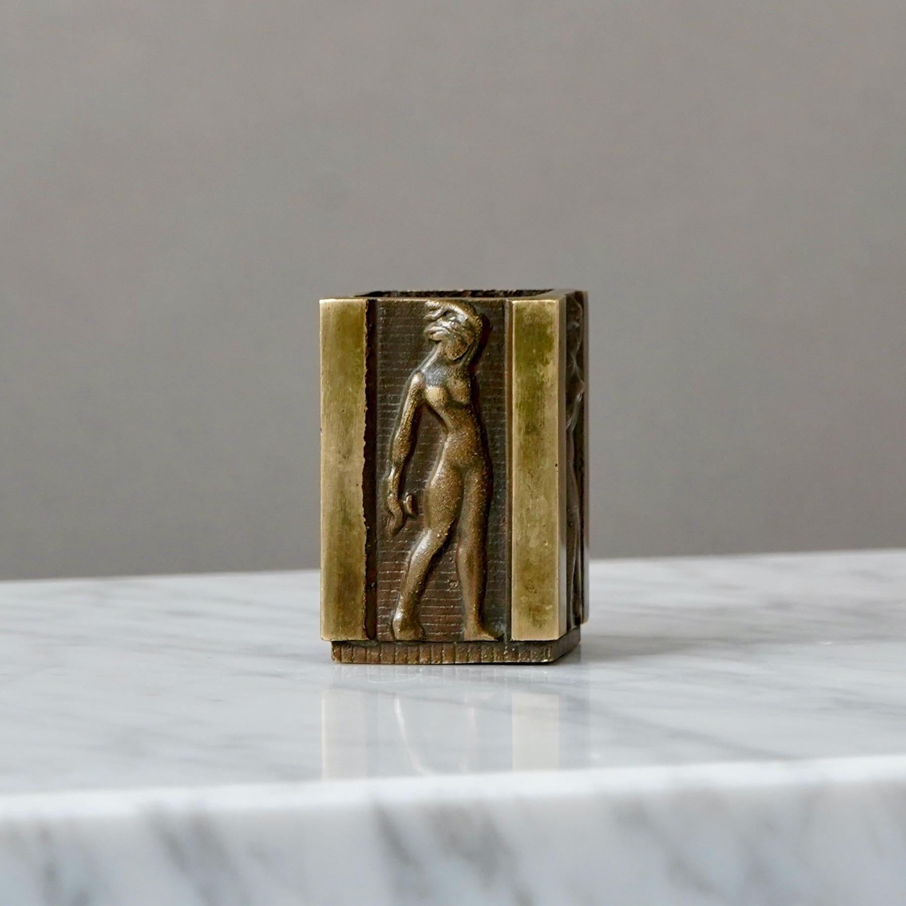 Metà XX secolo Piccolo portapenne in bronzo Art Deco di GAB Guldsmedsaktiebolaget, Svezia anni '30 in vendita