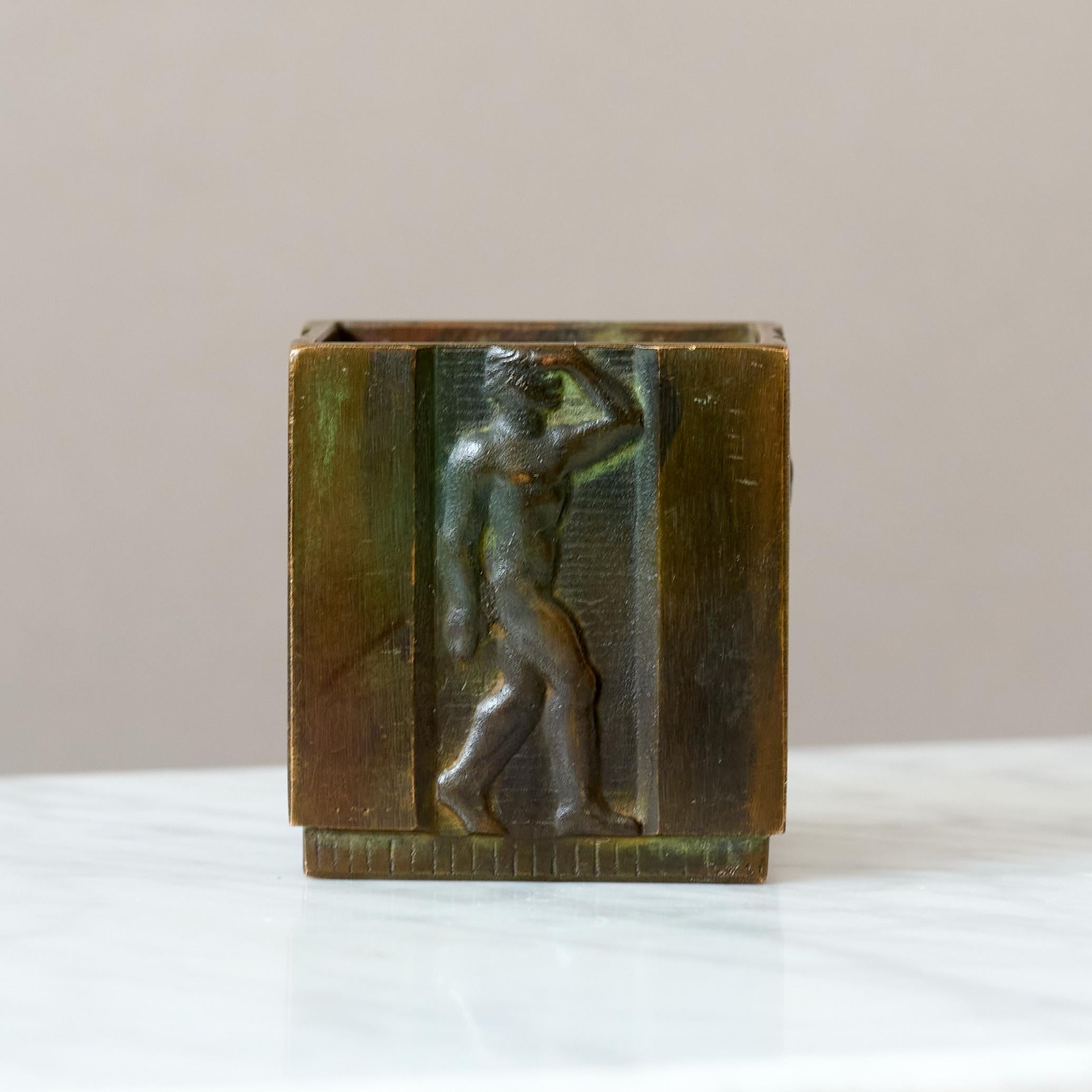Metà XX secolo Piccolo portapenne in bronzo Art Deco di GAB Guldsmedsaktiebolaget, Svezia anni '30 in vendita