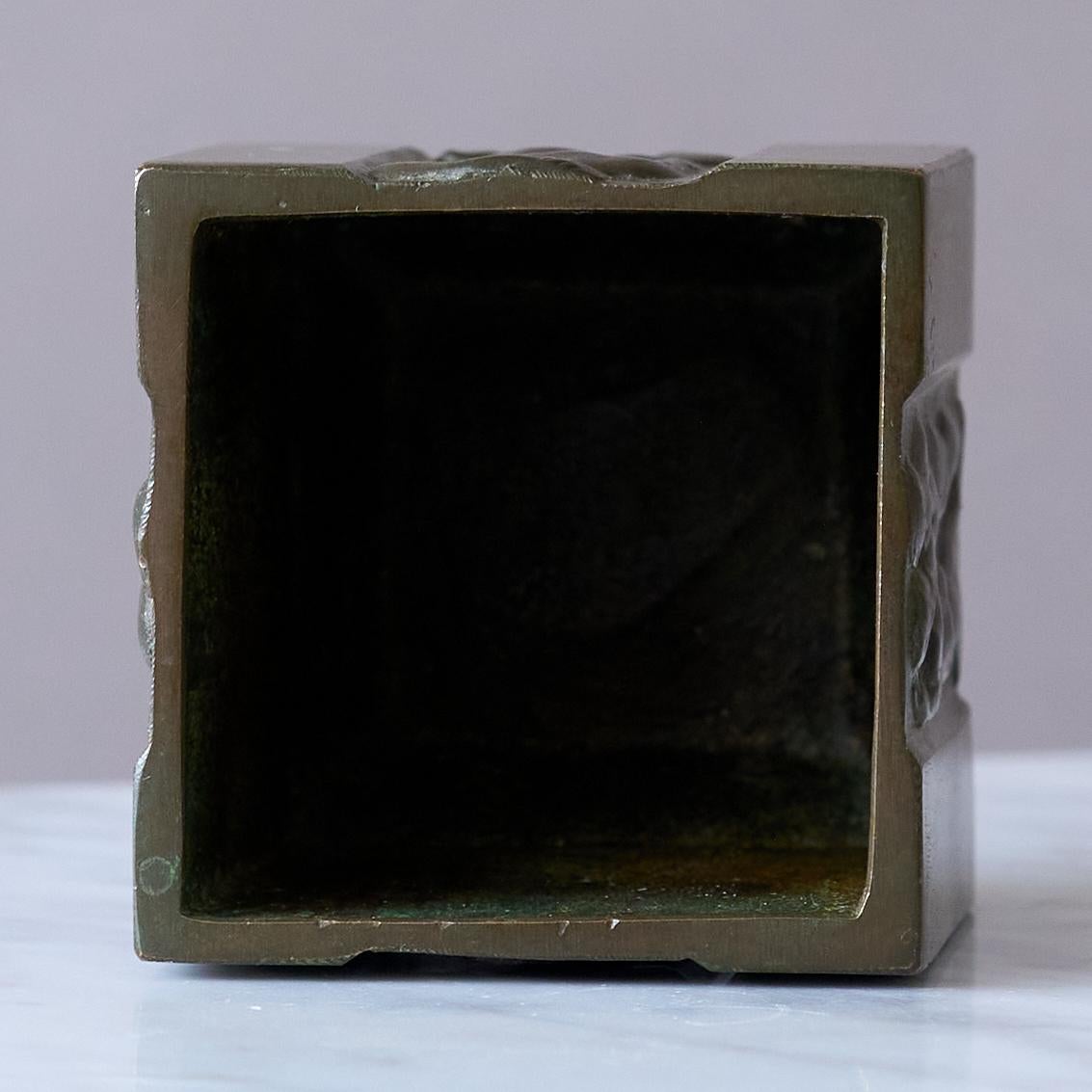 Bronzo Piccolo portapenne in bronzo Art Deco di GAB Guldsmedsaktiebolaget, Svezia anni '30 in vendita