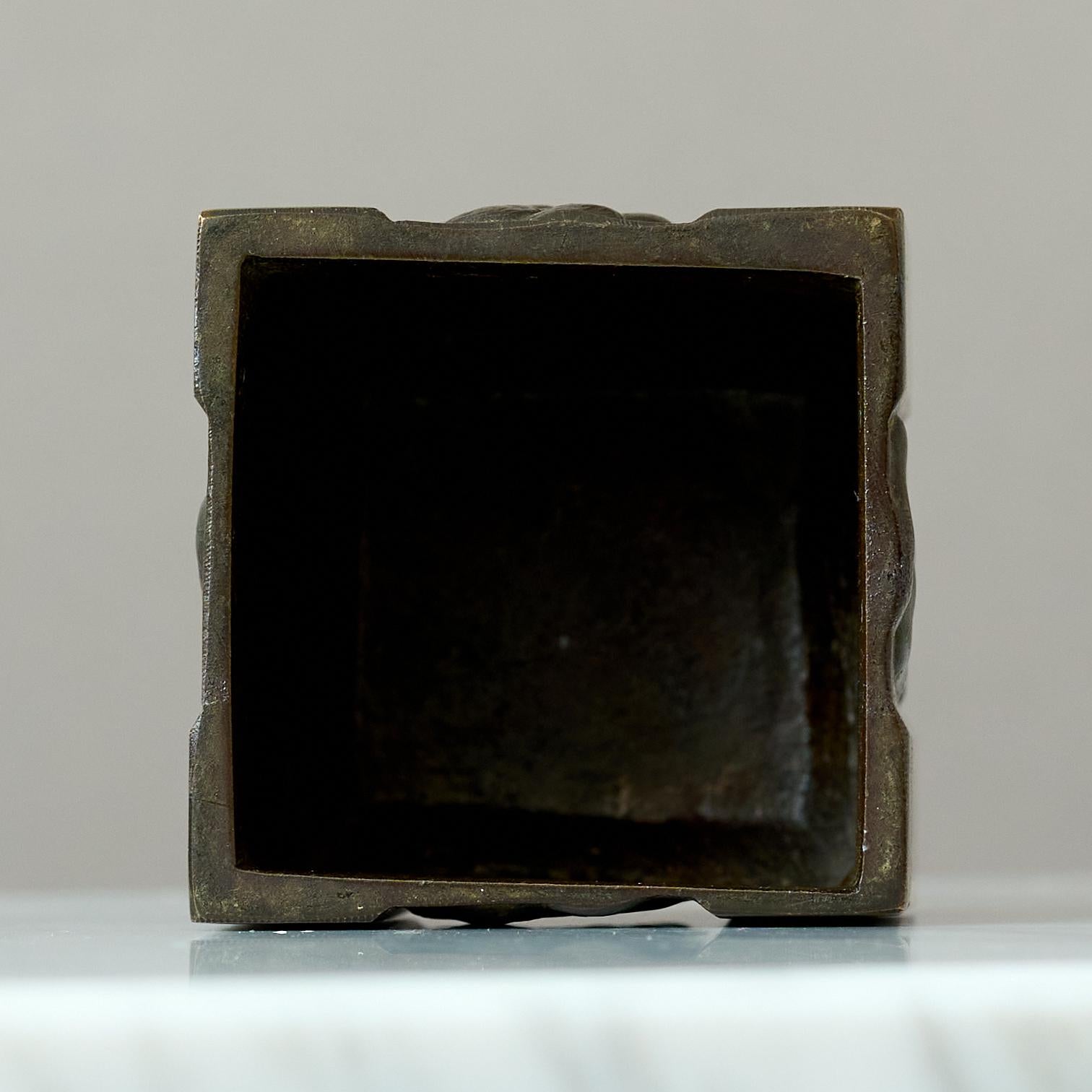 Bronzo Piccolo portapenne in bronzo Art Deco di GAB Guldsmedsaktiebolaget, Svezia anni '30 in vendita