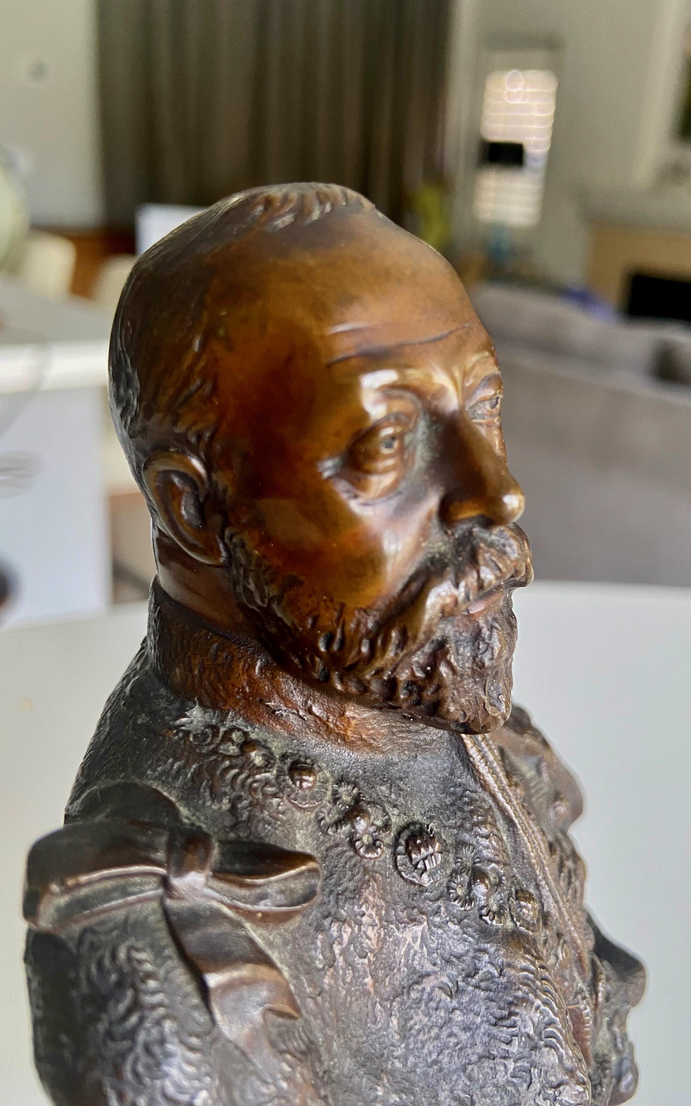 Petit buste du roi Édouard VII en bronze en vente 7