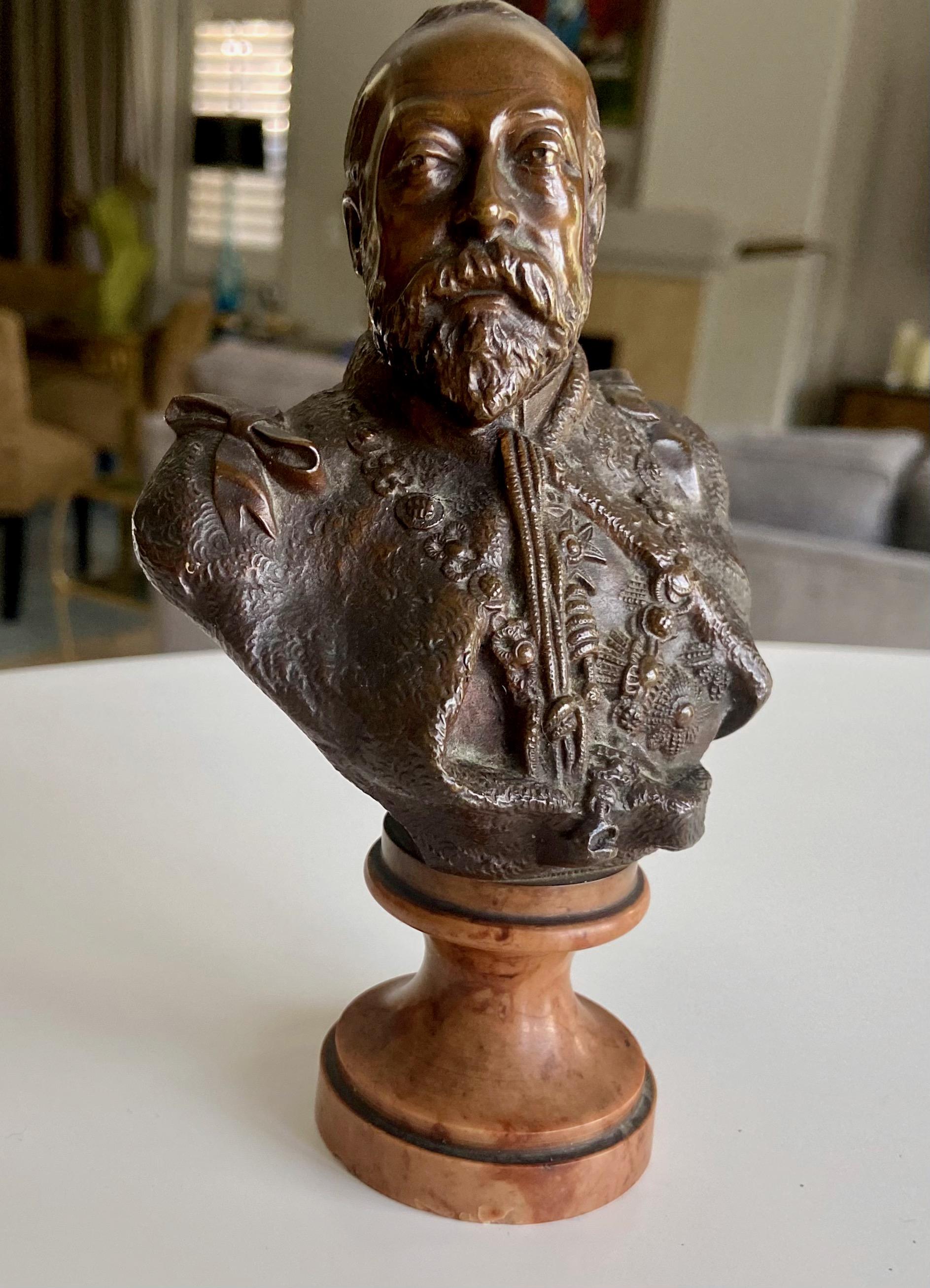 Européen Petit buste du roi Édouard VII en bronze en vente