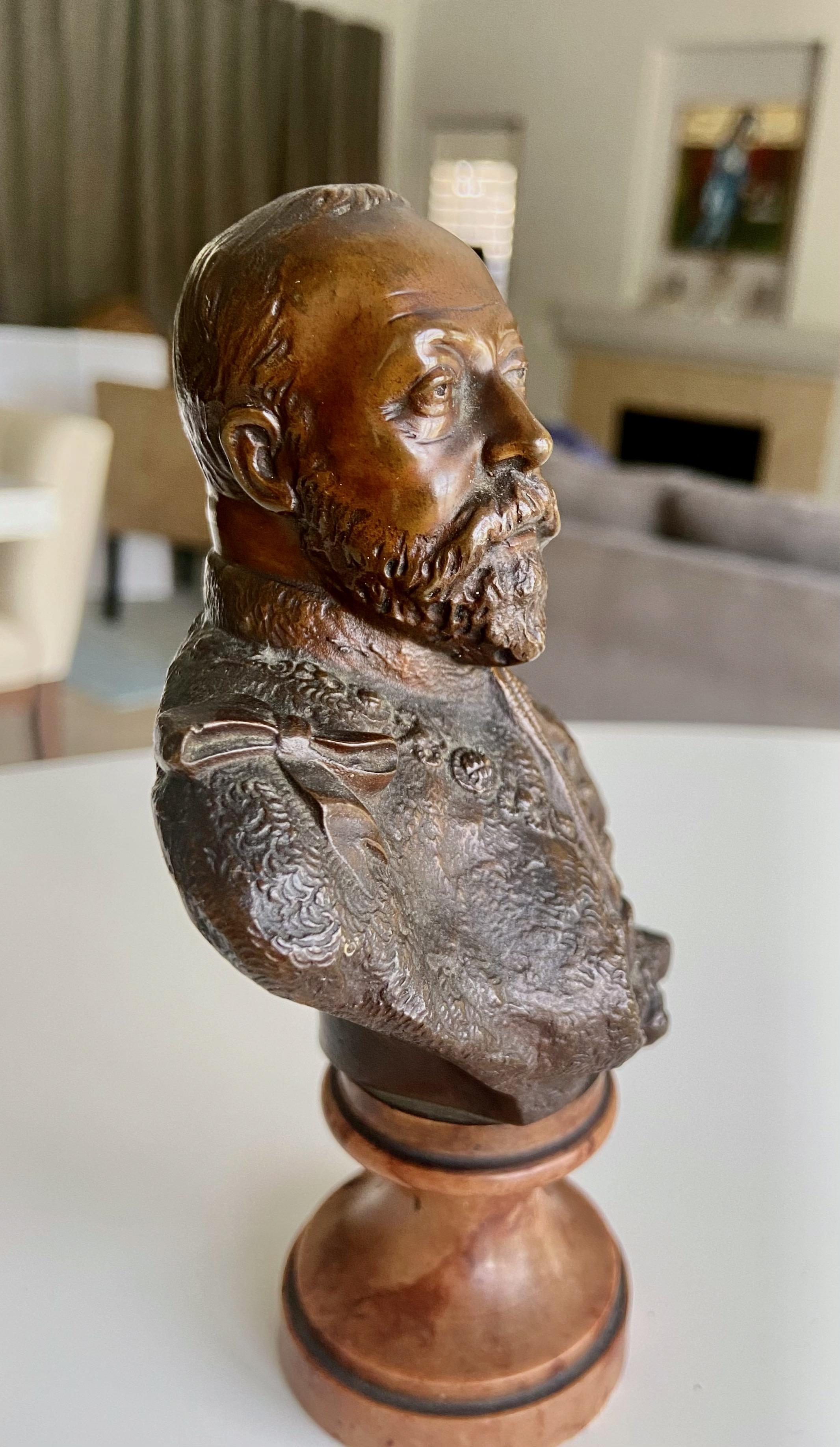 Petit buste du roi Édouard VII en bronze en vente 1
