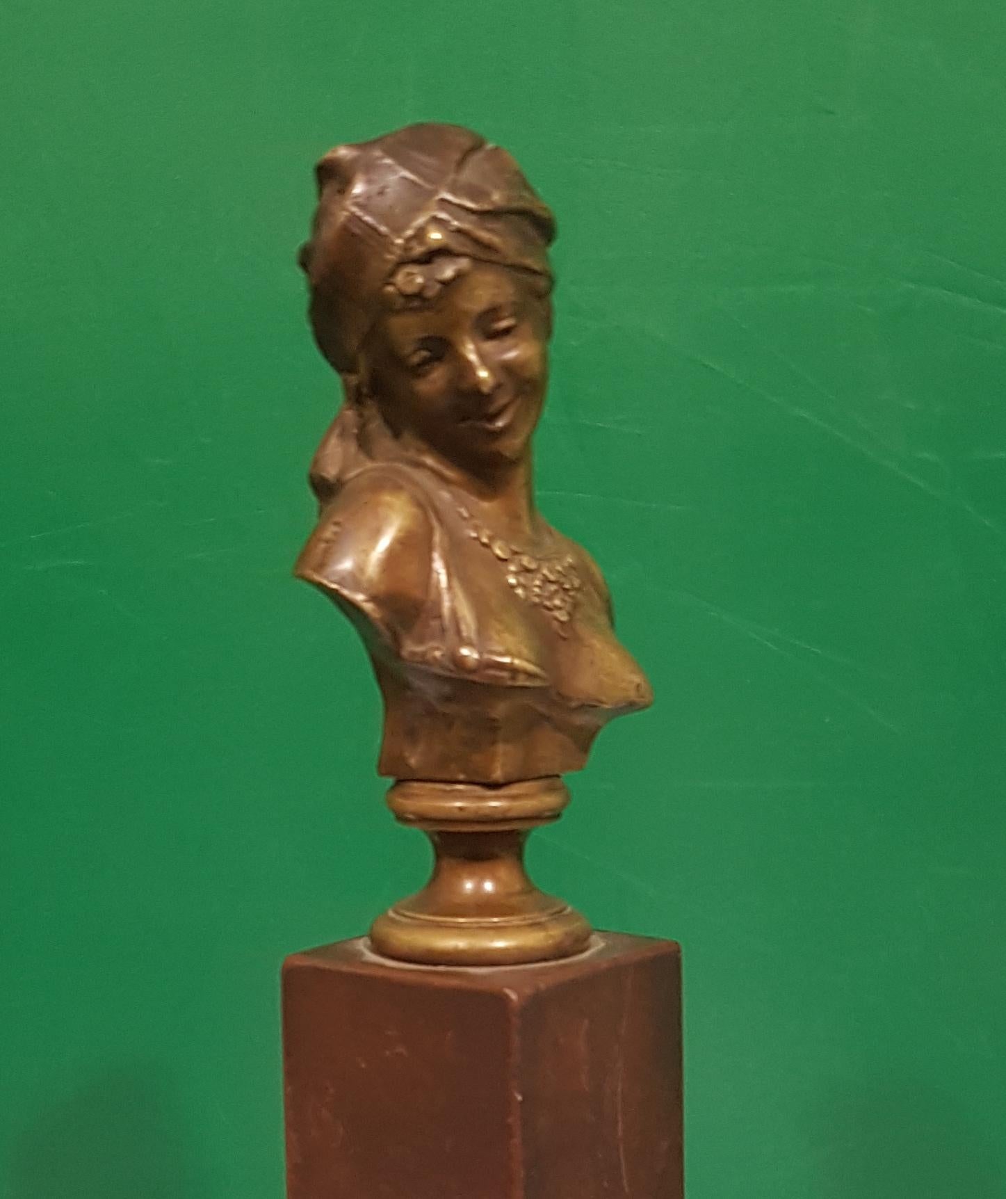 19th Century Small Bronze Bust of Odalisque with Red French Marble Base, French Manufacture For Sale