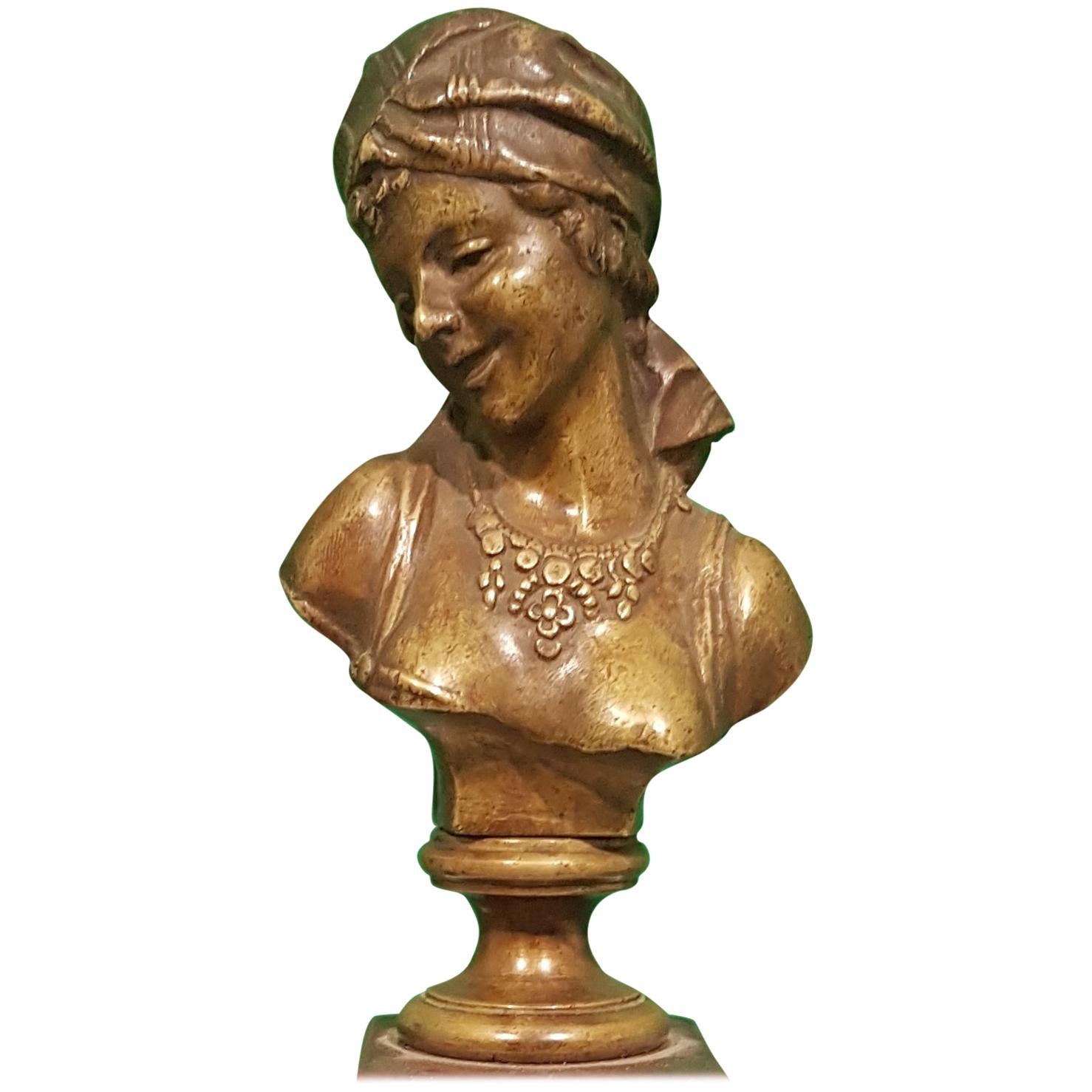 Pequeño Busto de Bronce de Odalisca con Base de Mármol Rojo Francés, Fabricación Francesa en venta
