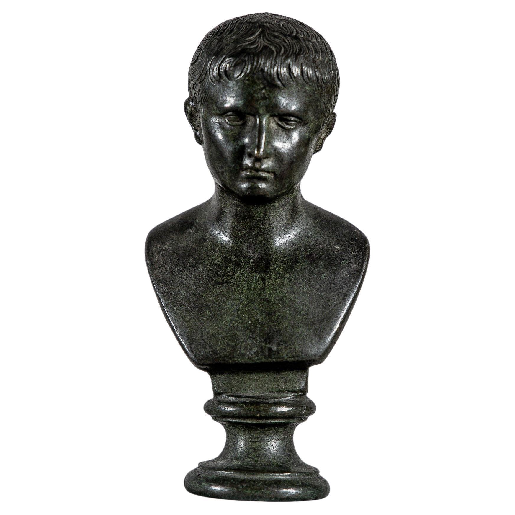 Kleine Bronzebüste des Jungen Octavian aus dem 19. Jahrhundert