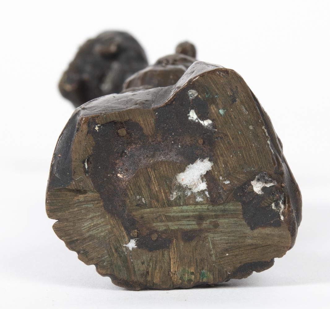 Petite sculpture abstraite figurative en bronze en vente 2