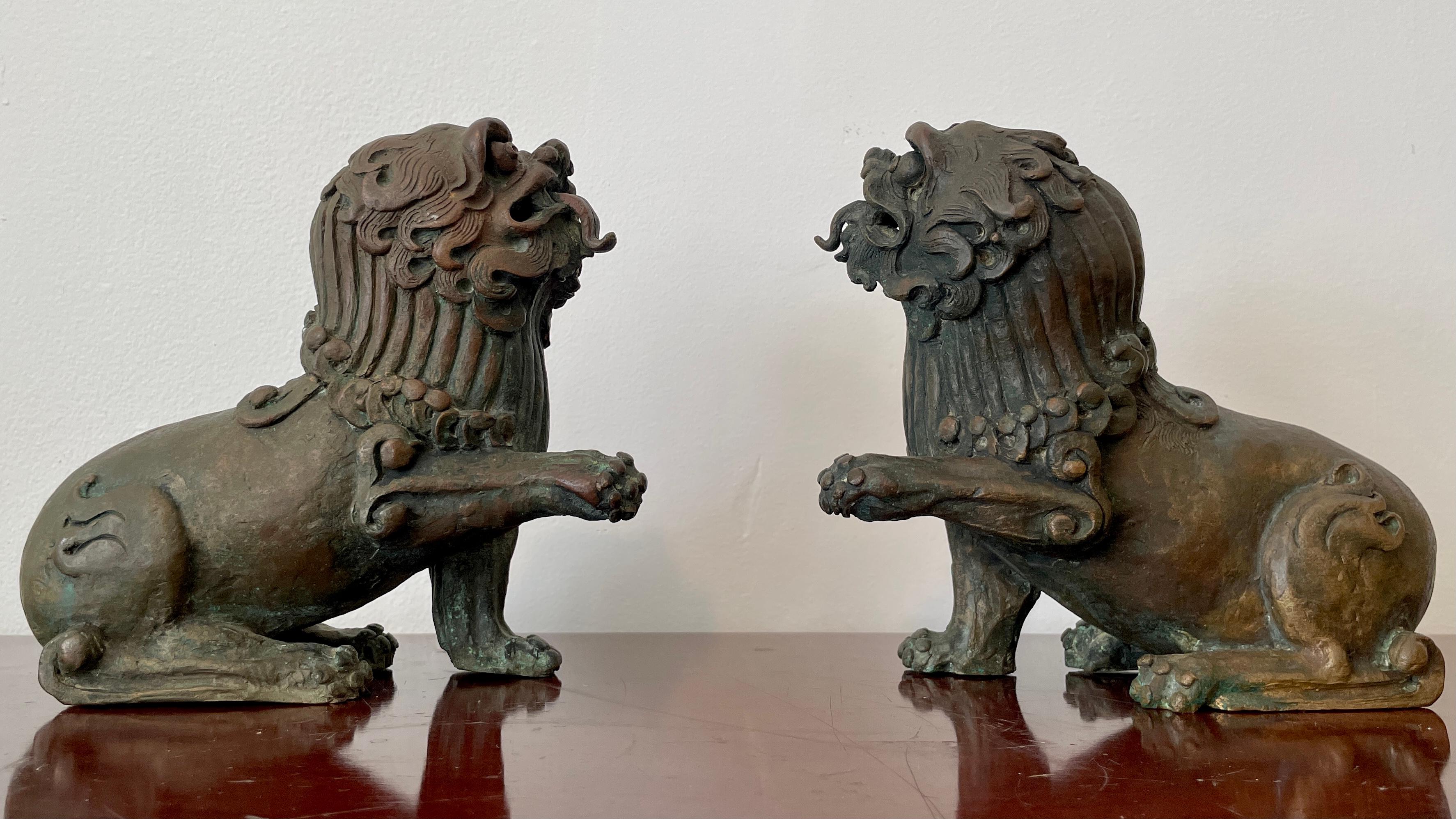 Small Bronze Metal Foo Dogs, a Pair For Sale at 1stDibs