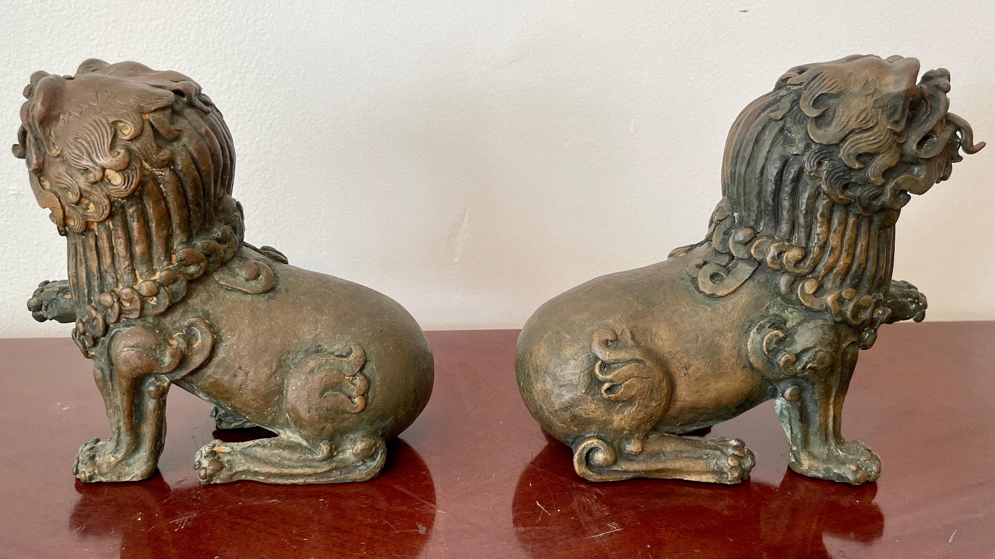 Small Bronze Metal Foo Dogs, a Pair For Sale at 1stDibs