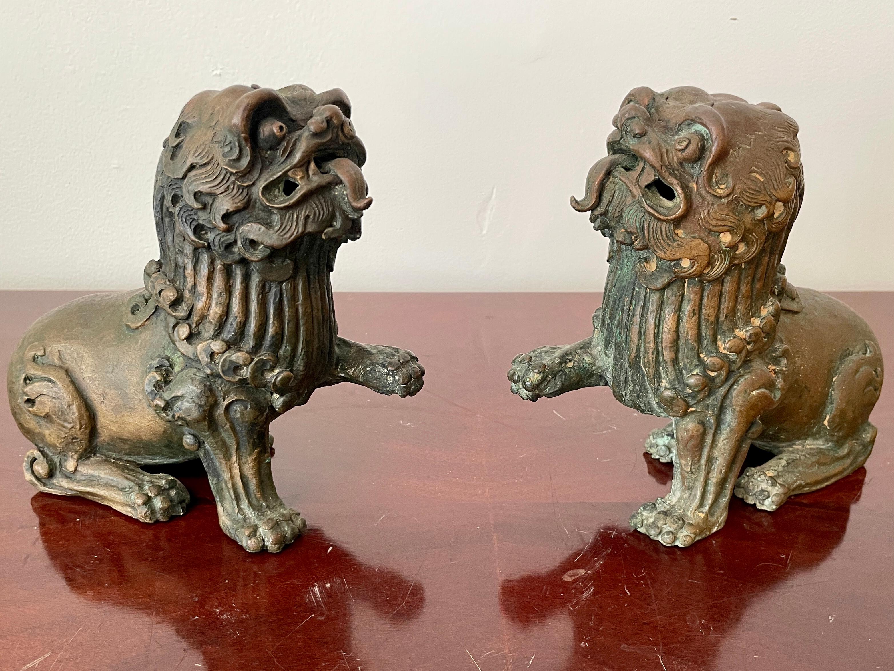 Small Bronze Metal Foo Dogs, a Pair For Sale at 1stDibs