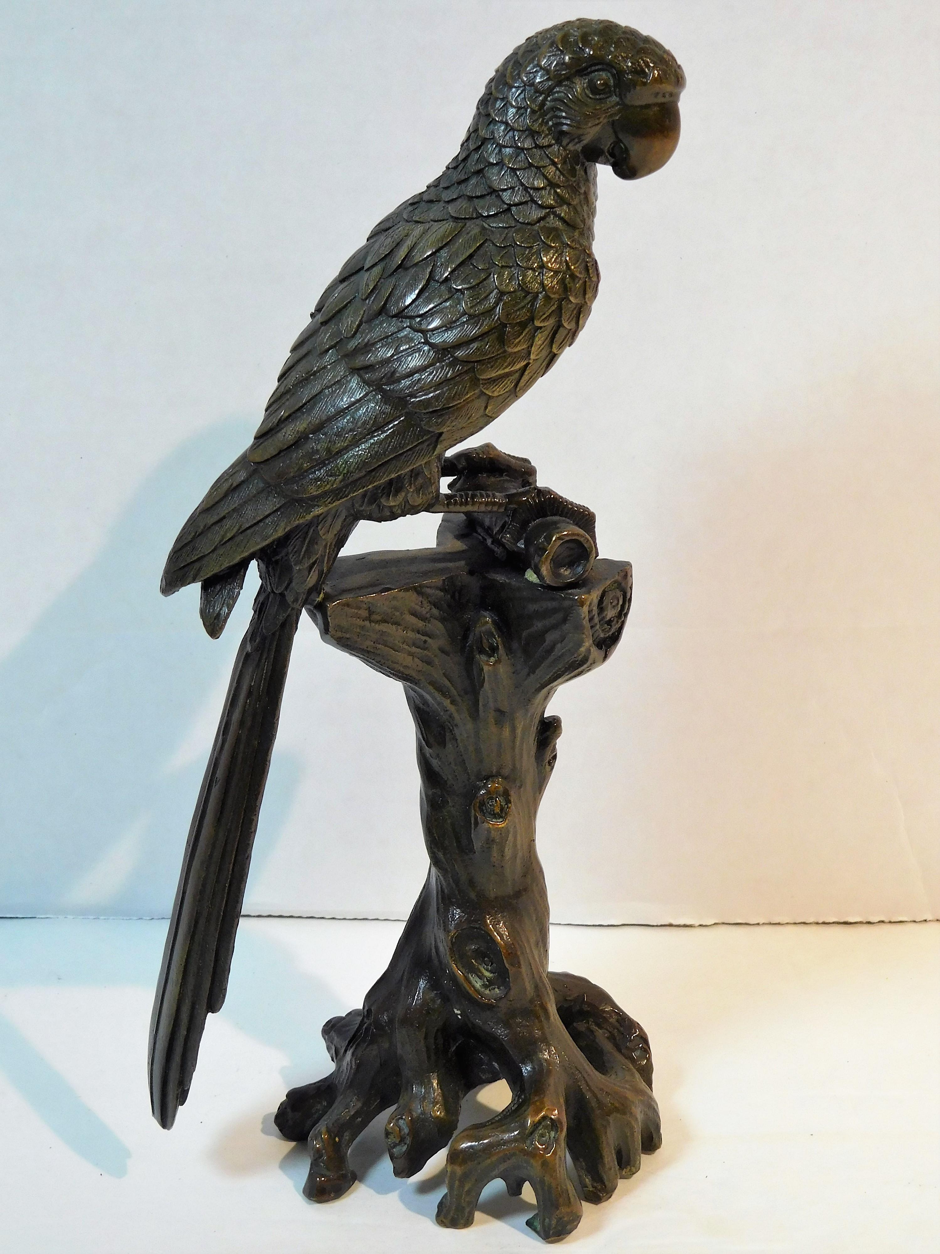 Kleine Papagei-Skulptur aus Bronze auf einer Baumskulptur, Österreich, um 1925 7