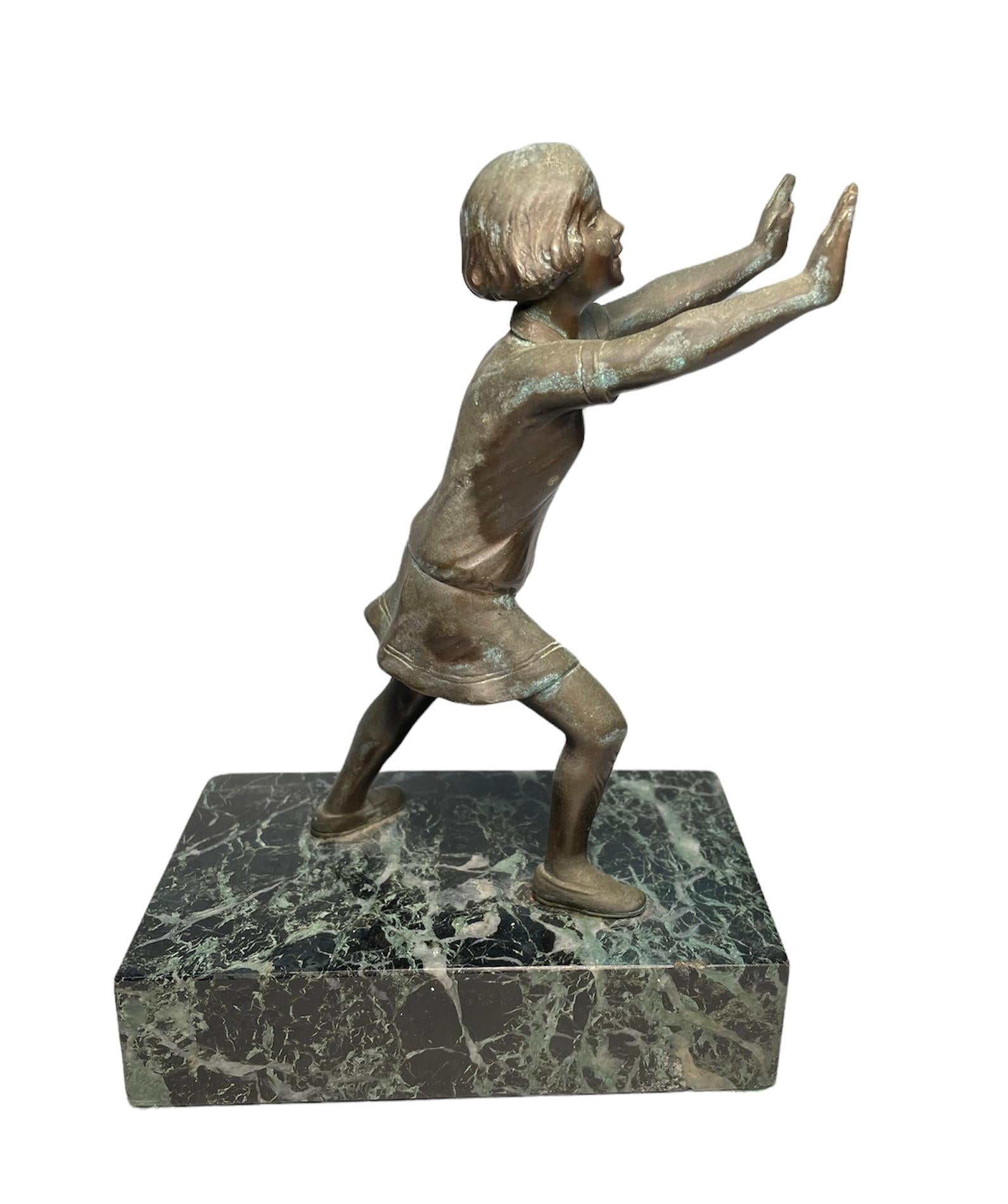 Small Bronze Sculpture Of A Girl Who Is Stretching  In Good Condition In Guaynabo, PR