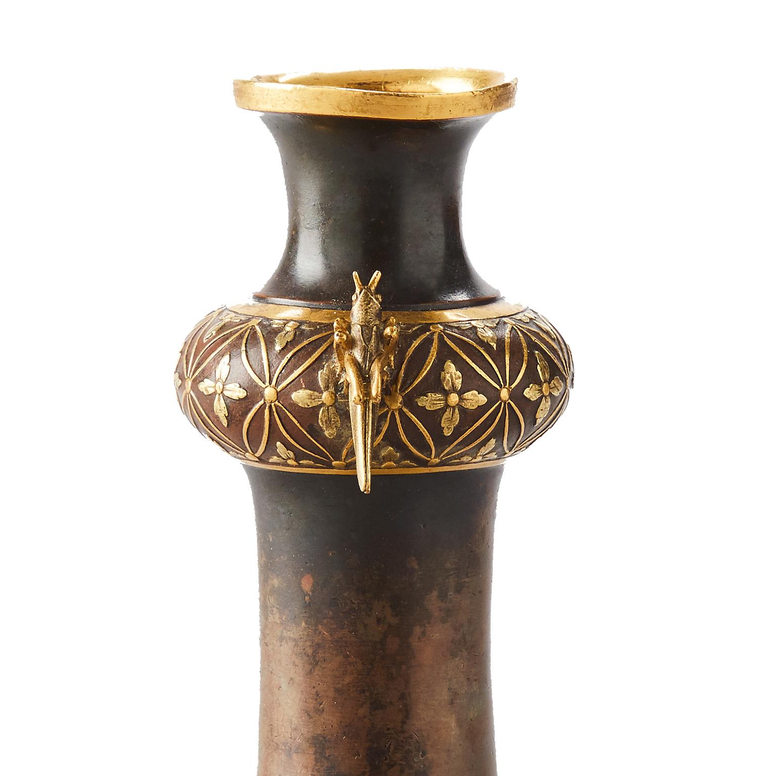 Dorato Piccolo vaso di bronzo Art Nouveau francese, Christofle et Cie di Emilé Reiber in vendita