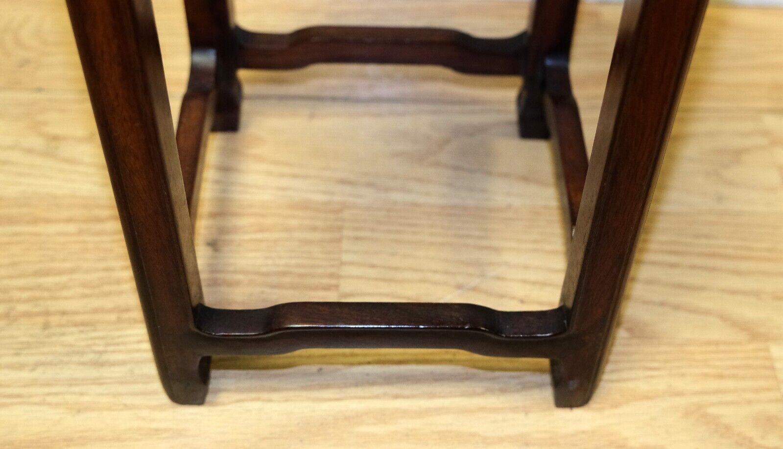 SMALL BROWN CHINESE HARDWOOD PLANT STAND WiTH LOVELY HANDCARVED DETAILS 4
