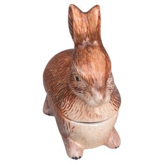 Piccola zuppiera di coniglio in maiolica marrone Caugant