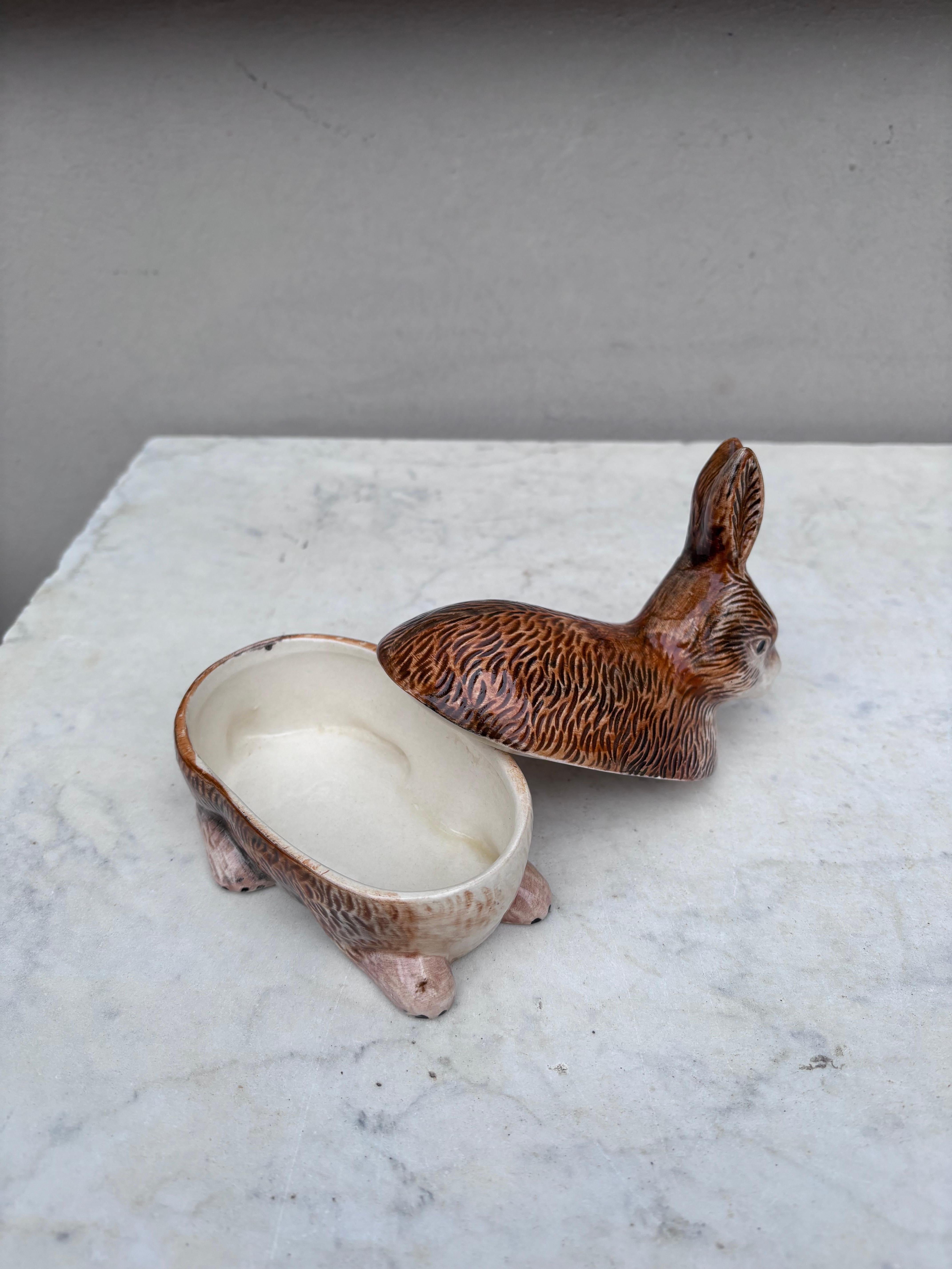 Small Brown Majolica Rabbit Tureen Caugant In Good Condition In Austin, TX
