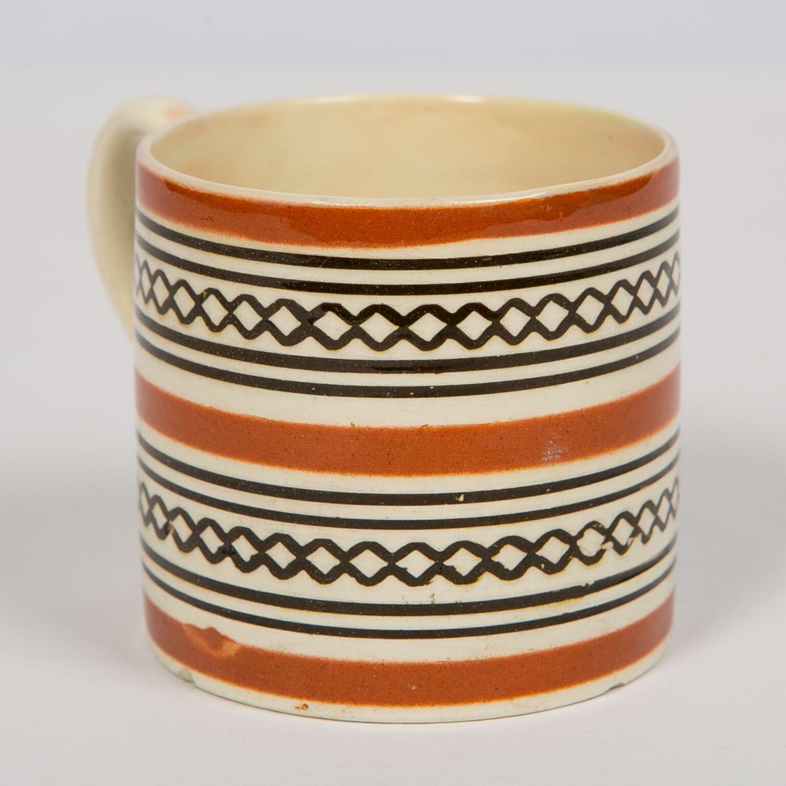 Small Brown Mochaware Mug Made in England, circa 1820 In Good Condition In Katonah, NY
