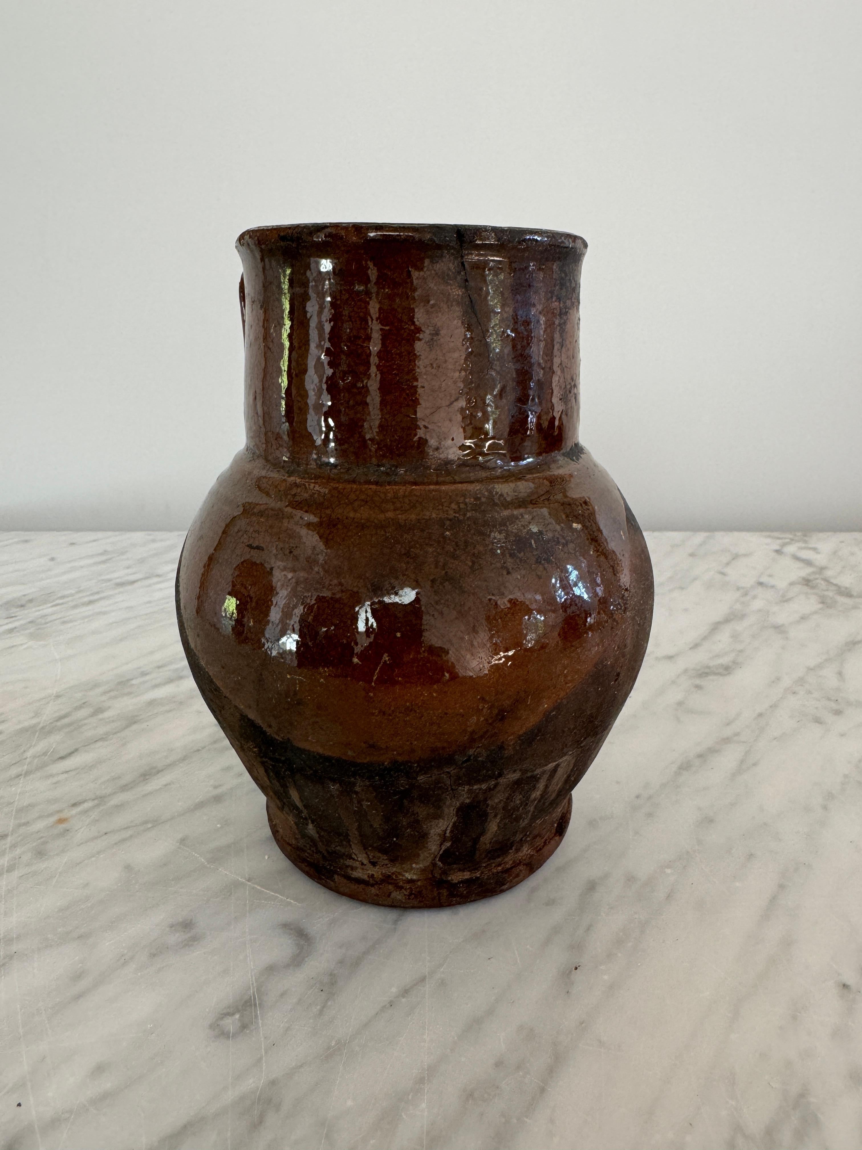 XIX secolo Small Brown Pignate Pot in vendita