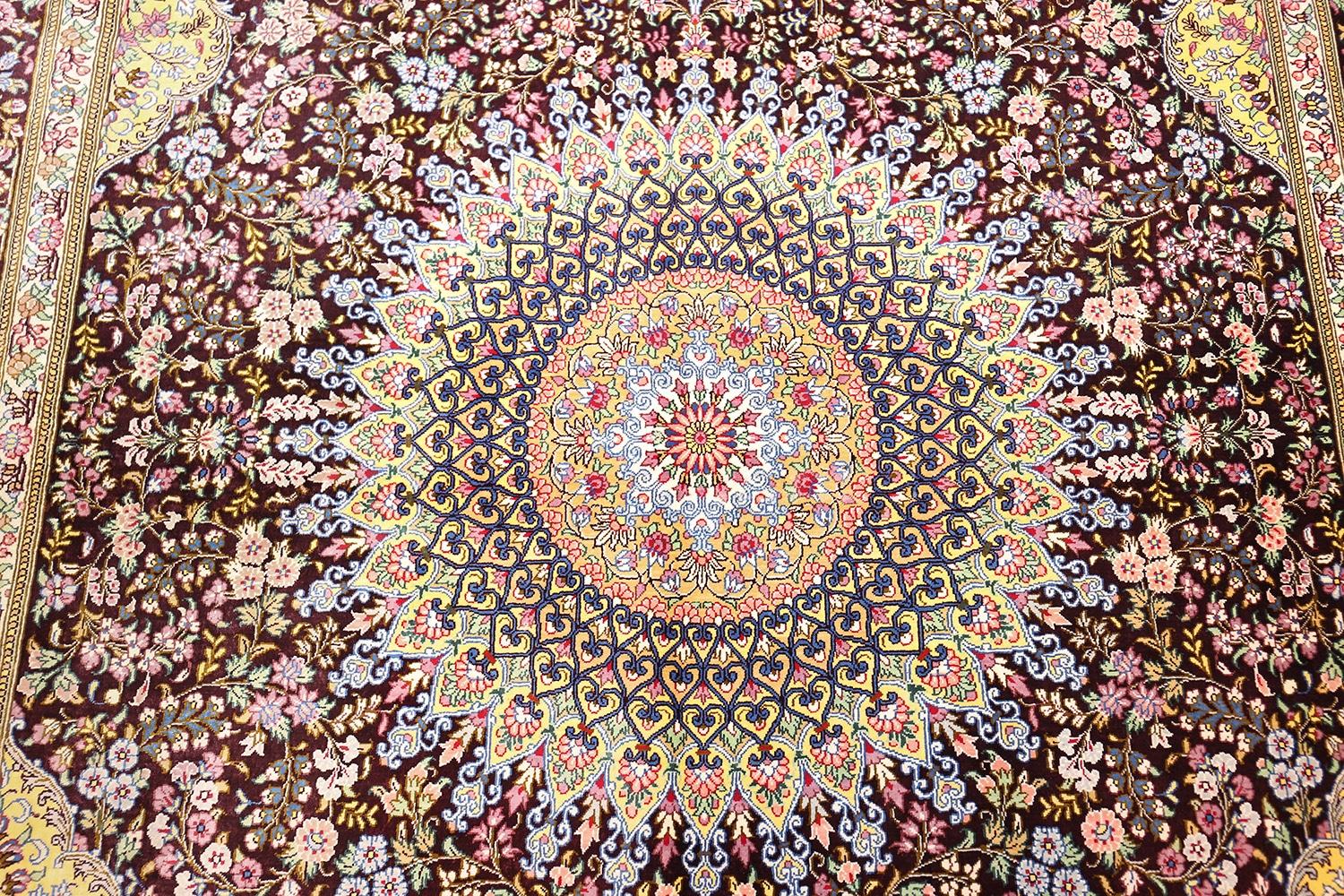 Silk Persian Qum Rug. Size: 5 ft x 7 ft 10 in  In Good Condition For Sale In New York, NY
