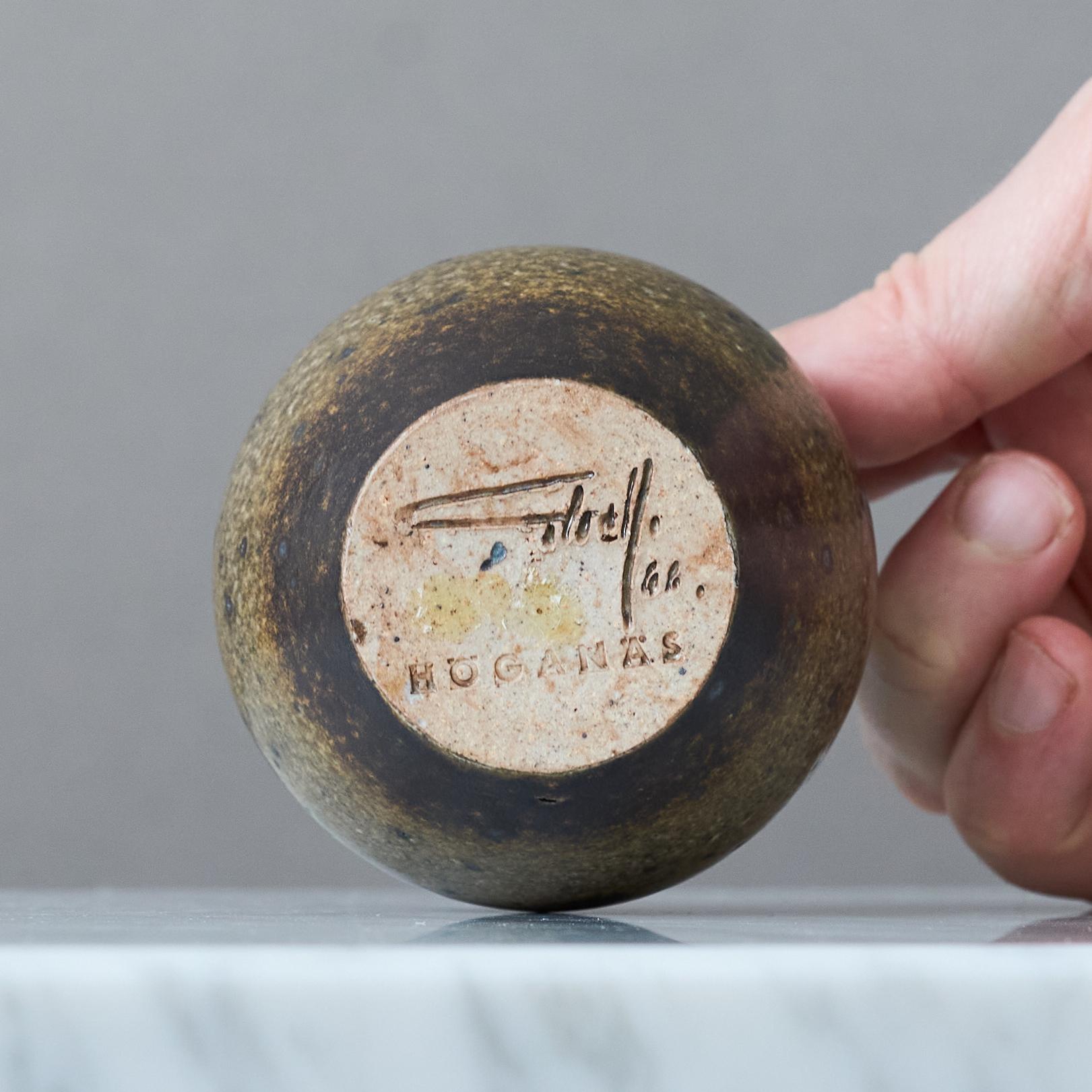 Ceramic Small Brown Stoneware Bowl by Swedish Ceramist Claes Thell, 1966 For Sale