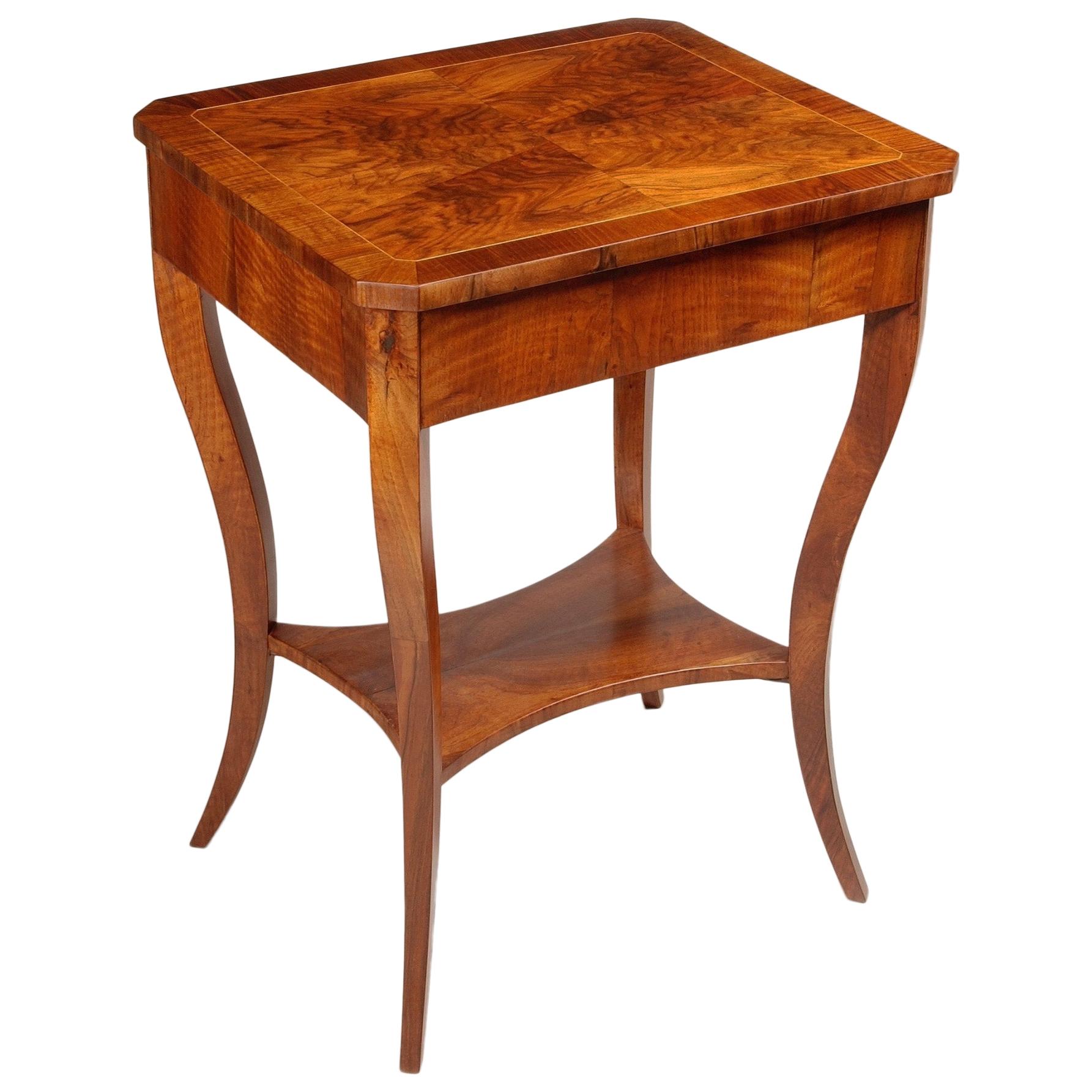 Small Brown Walnut Biedermeier Side Table, Austria, 1830s, Shellac Polished