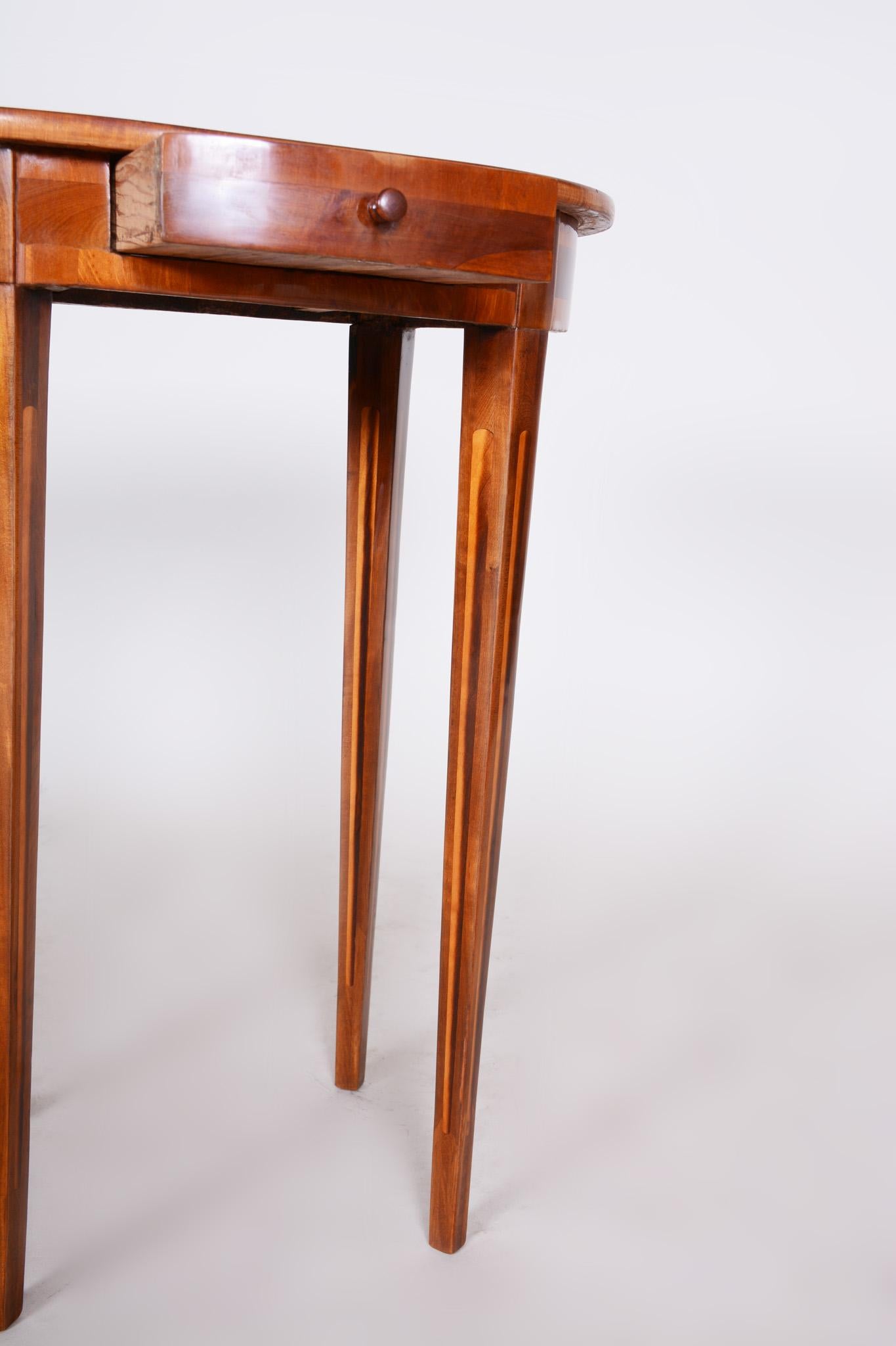 Small Brown Yew-Tree Classicism Inlaid Table, Italy, 1810s, Shellac Polished For Sale 2