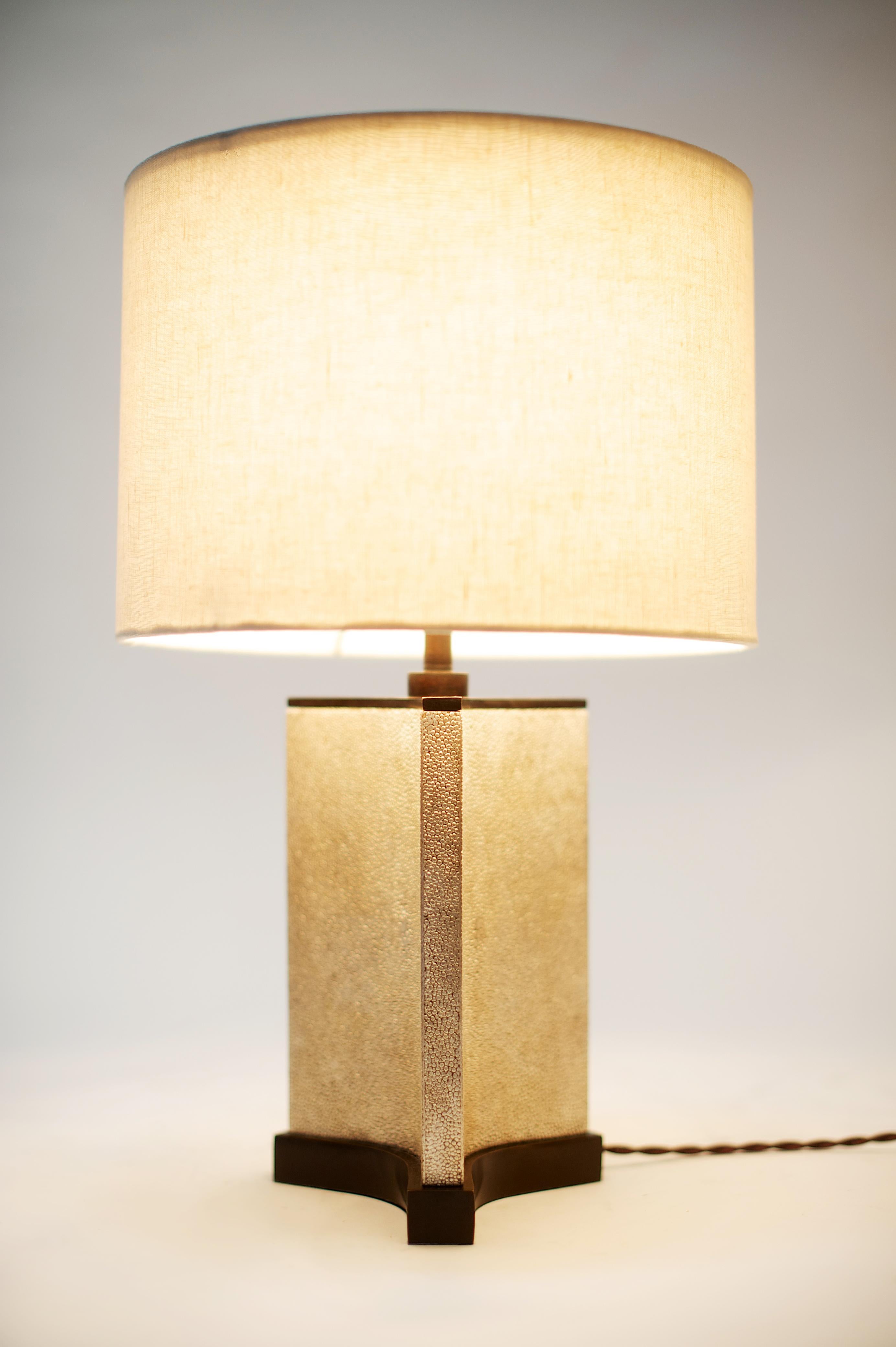 Small Bruno Lamp in Shagreen and Bronze by Elan Atelier

Sculptural lamp in cast bronze and shagreen by Elan Atelier in small size. Custom sizes and finishes available.

Dimensions/
Small/
dia 9.8 x h 15.7 in
dia 25 x h 40 cm

Large/
dia 13.8 x h