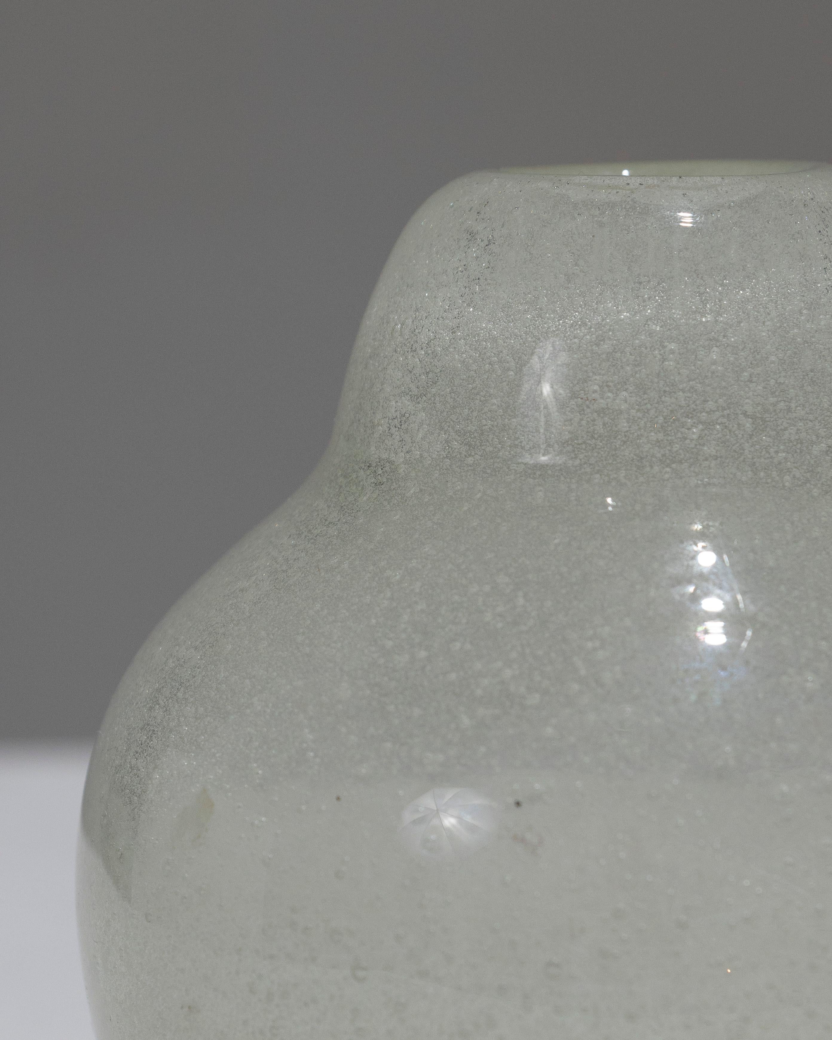 Mid-Century moderno Piccolo vaso di vetro a bolle, anni '60 in vendita