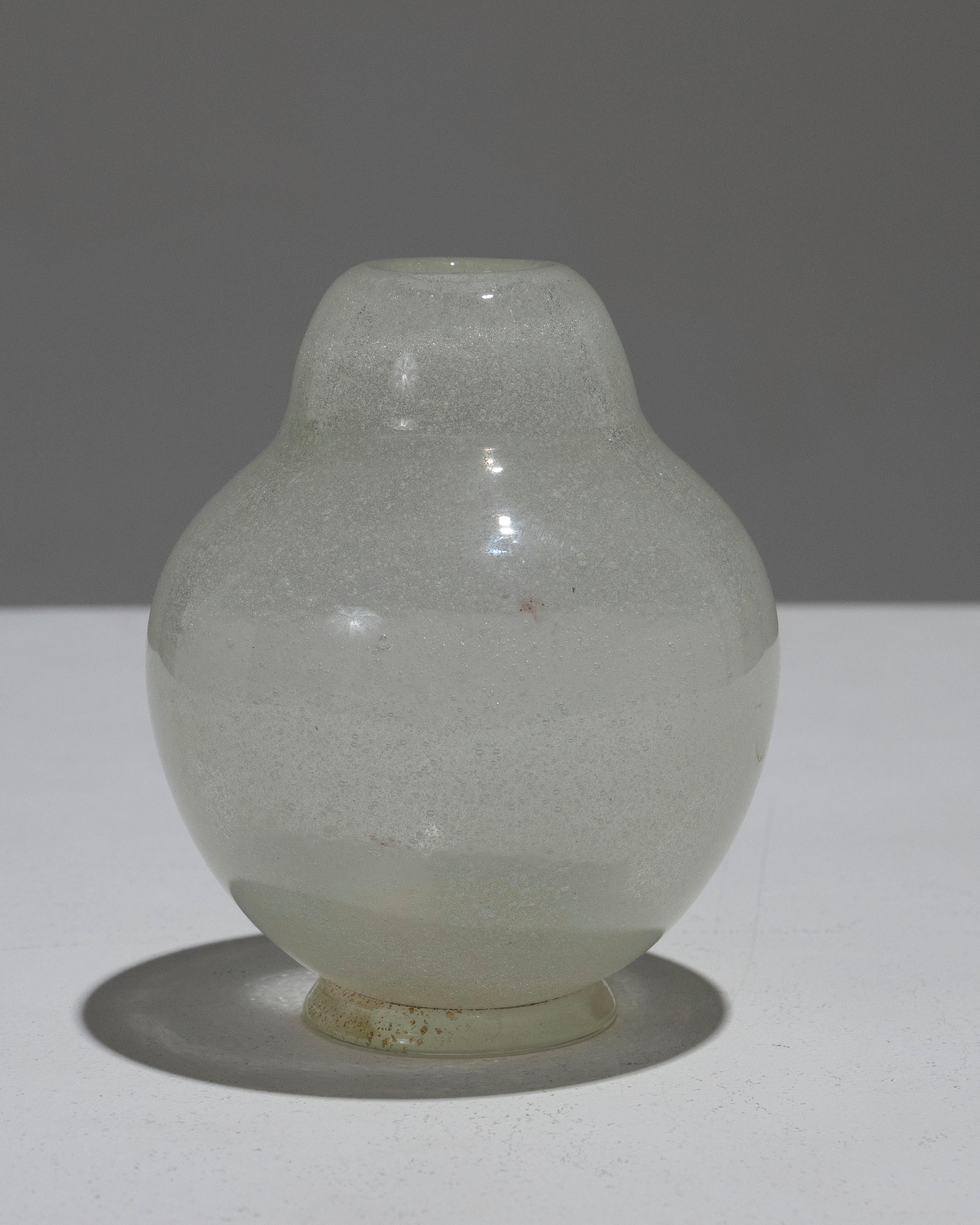 Vetro Piccolo vaso di vetro a bolle, anni '60 in vendita