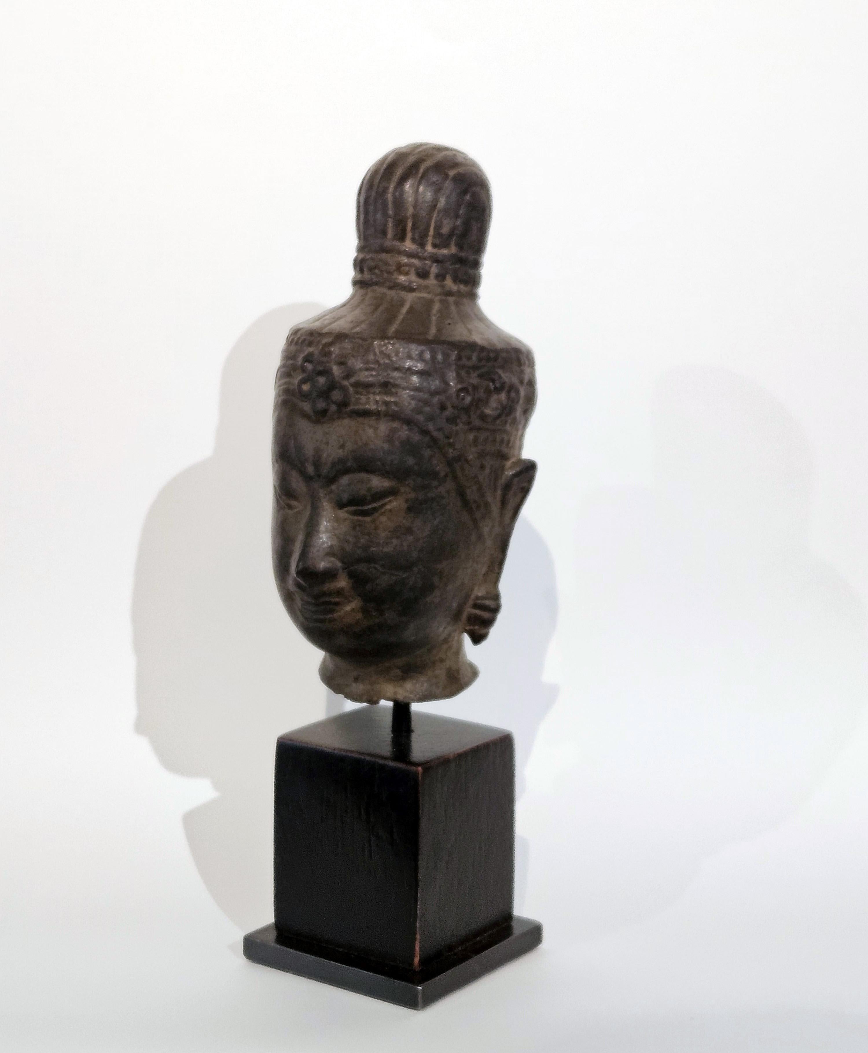 Chinese Small Buddha head in bronze For Sale