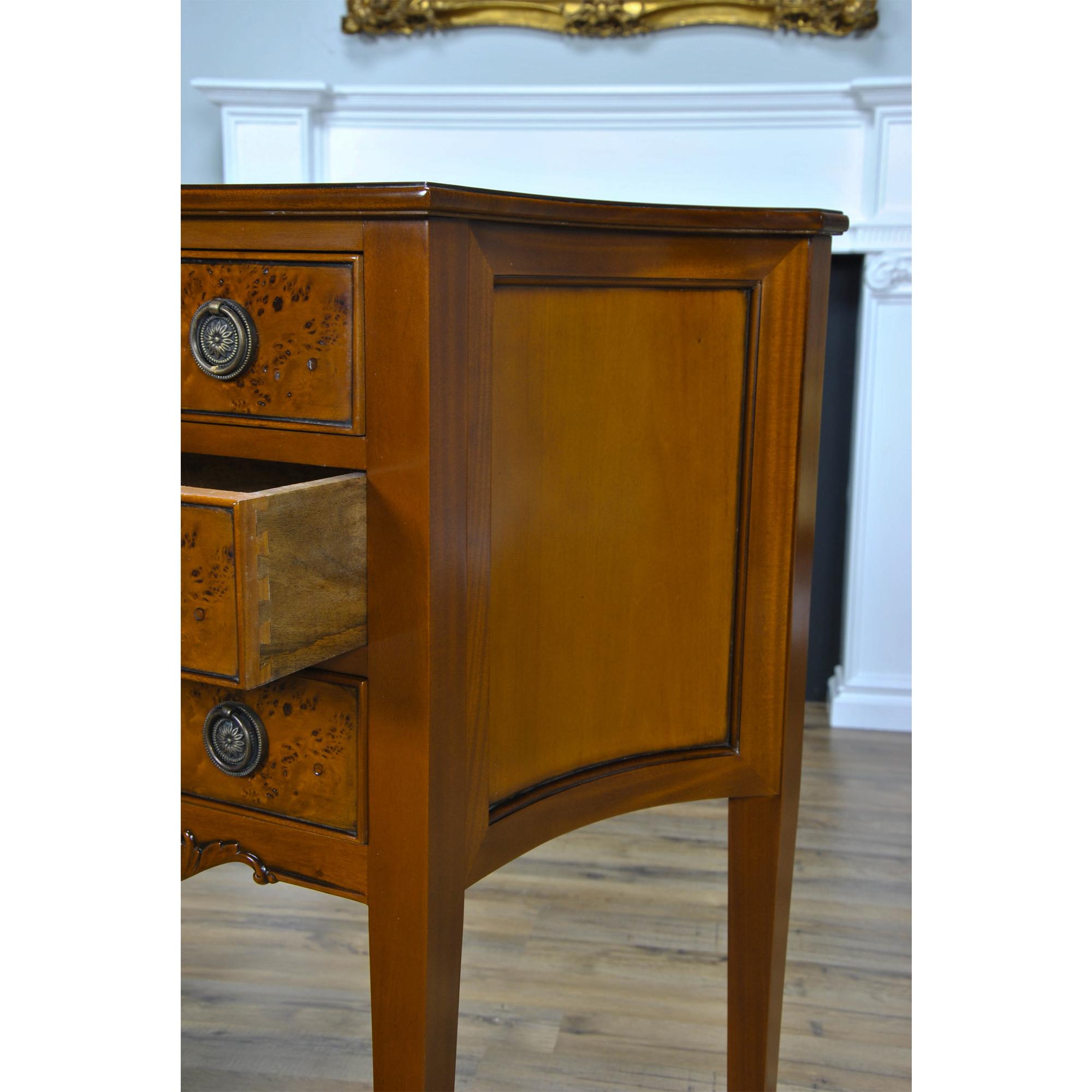 Small Burled Sideboard  In New Condition For Sale In Annville, PA