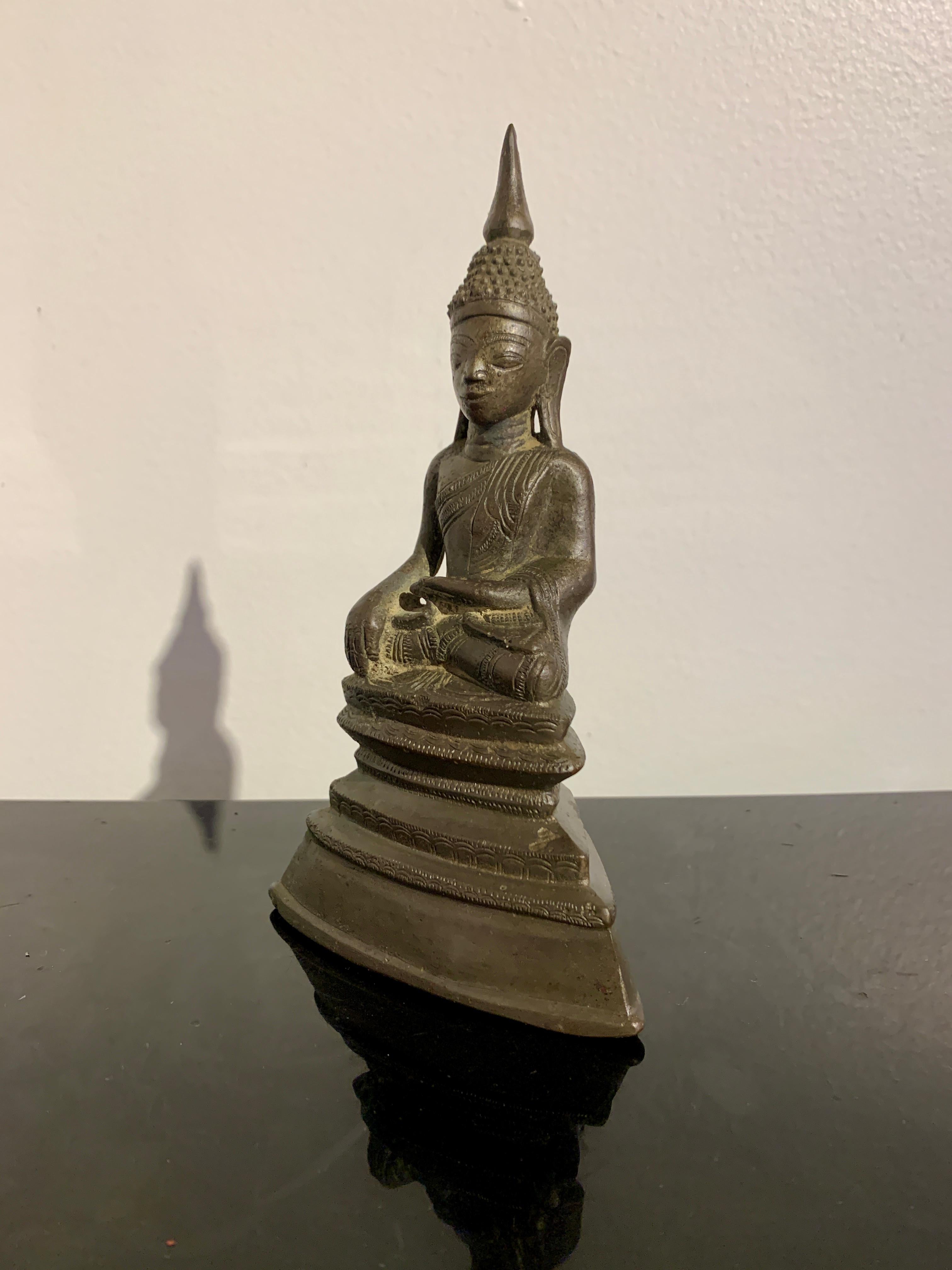 Small Burmese Shan Tai Yai Bronze Buddha, 18th Century, Burma For Sale 1