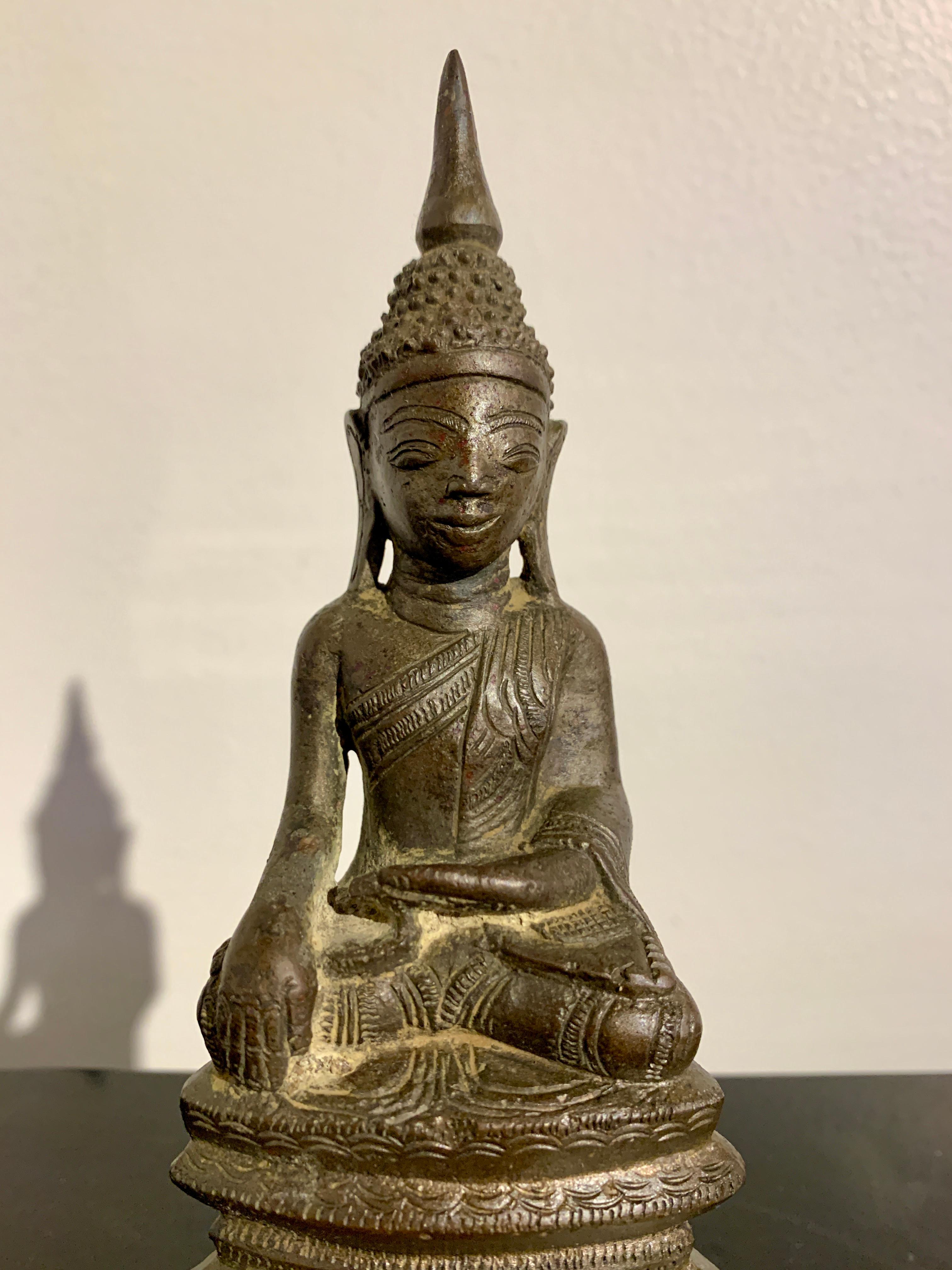 Small Burmese Shan Tai Yai Bronze Buddha, 18th Century, Burma For Sale 2