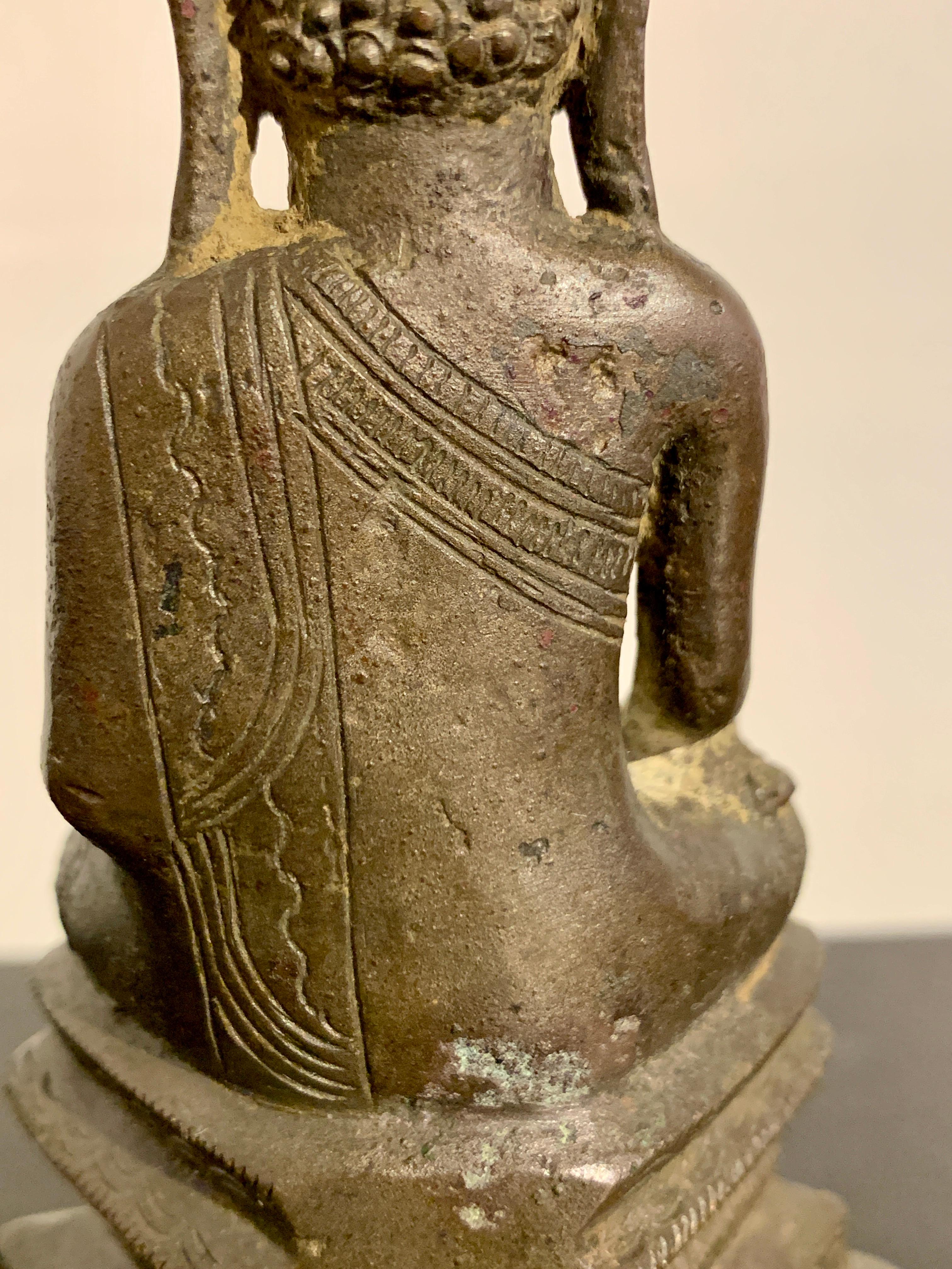 Small Burmese Shan Tai Yai Bronze Buddha, 18th Century, Burma For Sale 4