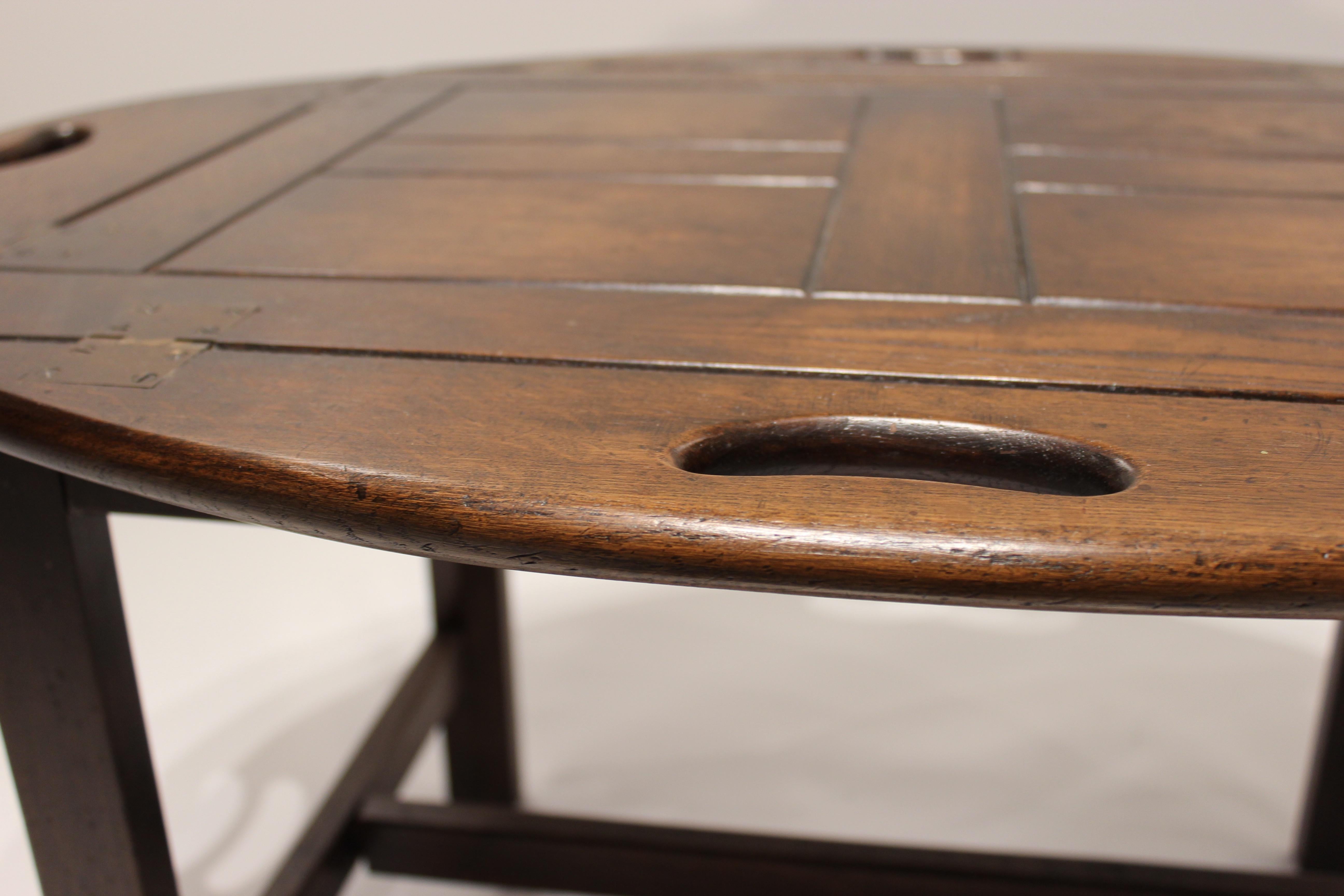 Small Butler's Tray in Mahogany and of English Design from the 1960s 4