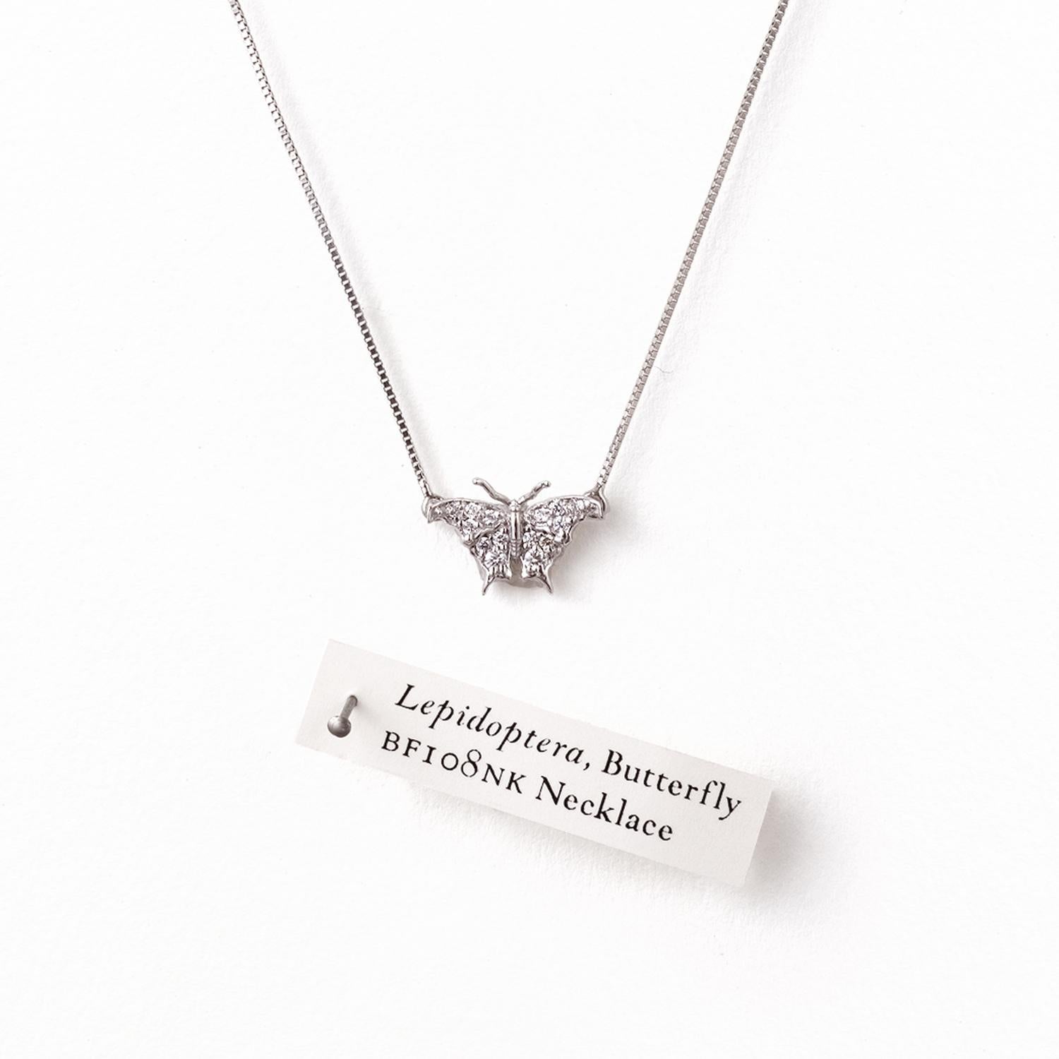 Artiste Collier de diamants petit papillon Vue de face Or blanc en vente