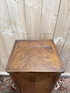 Small cabinet - Bonnetière with marquetry in Transition style