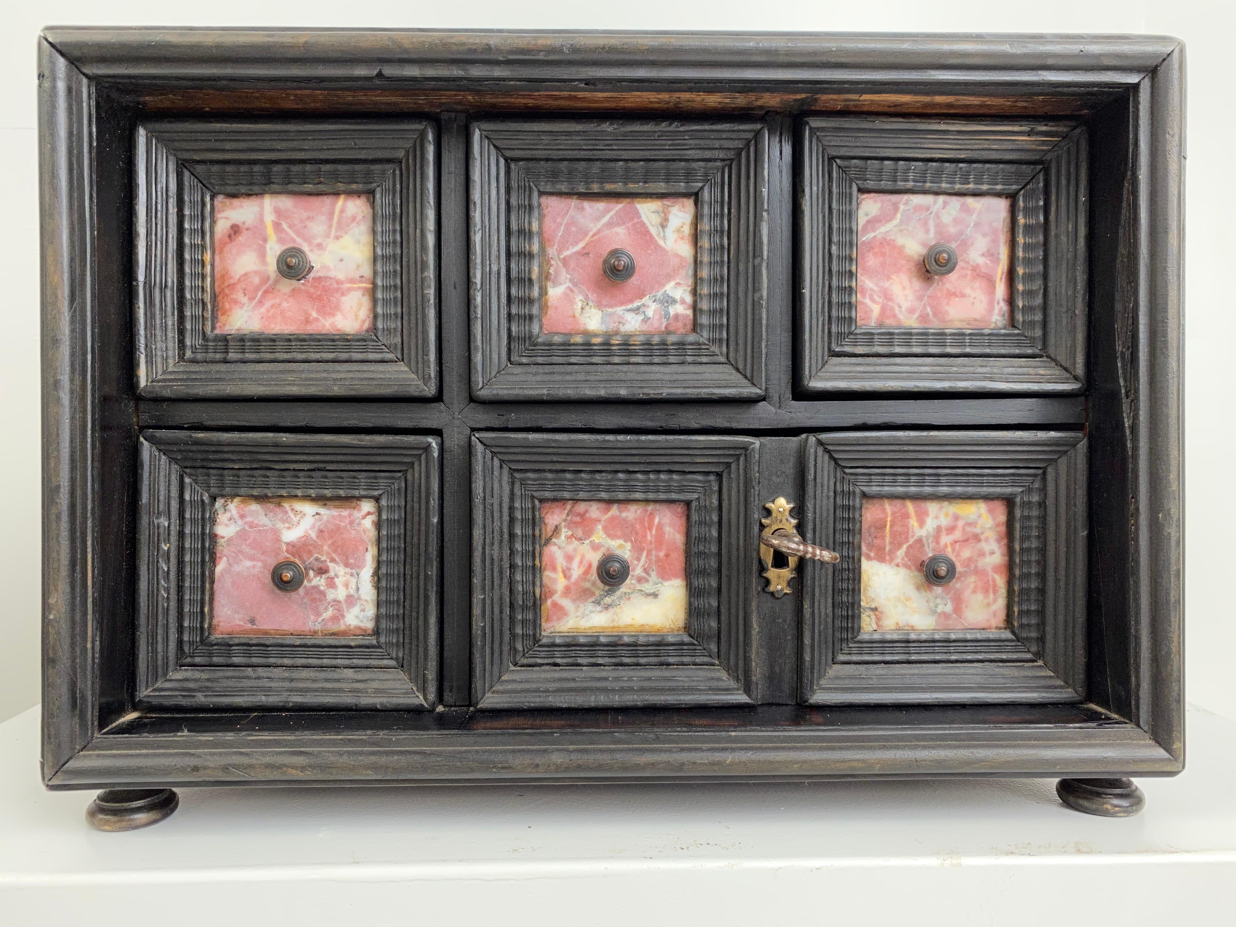 Small Cabinet de Curiosites with Marble finishing For Sale 2