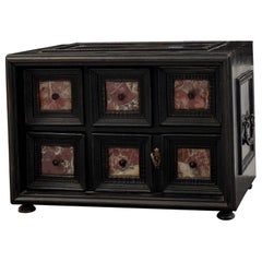 Small Cabinet de Curiosites with Marble finishing
