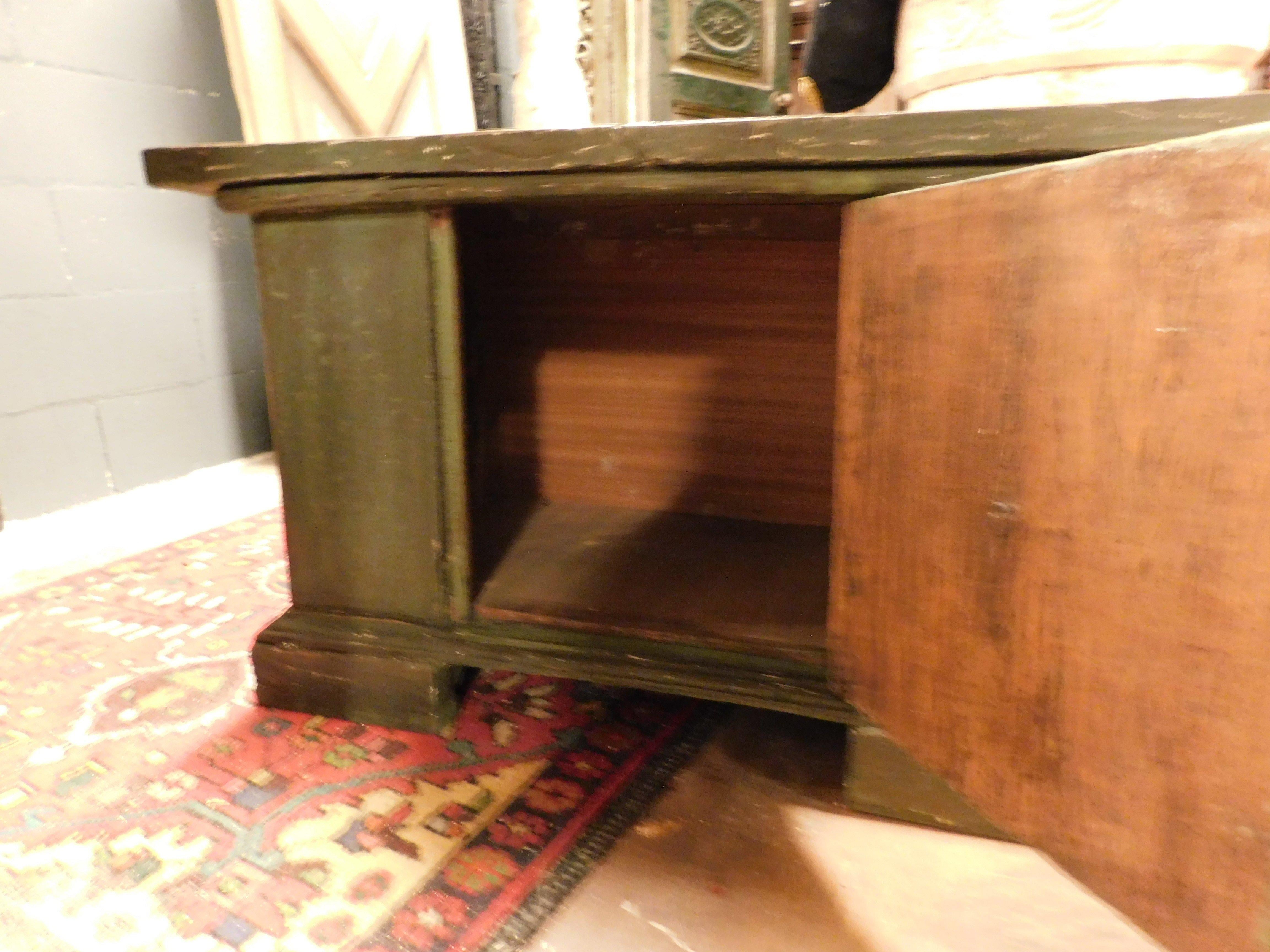 Armario pequeño, armario de madera lacada en verde con puerta, Italia en venta 3